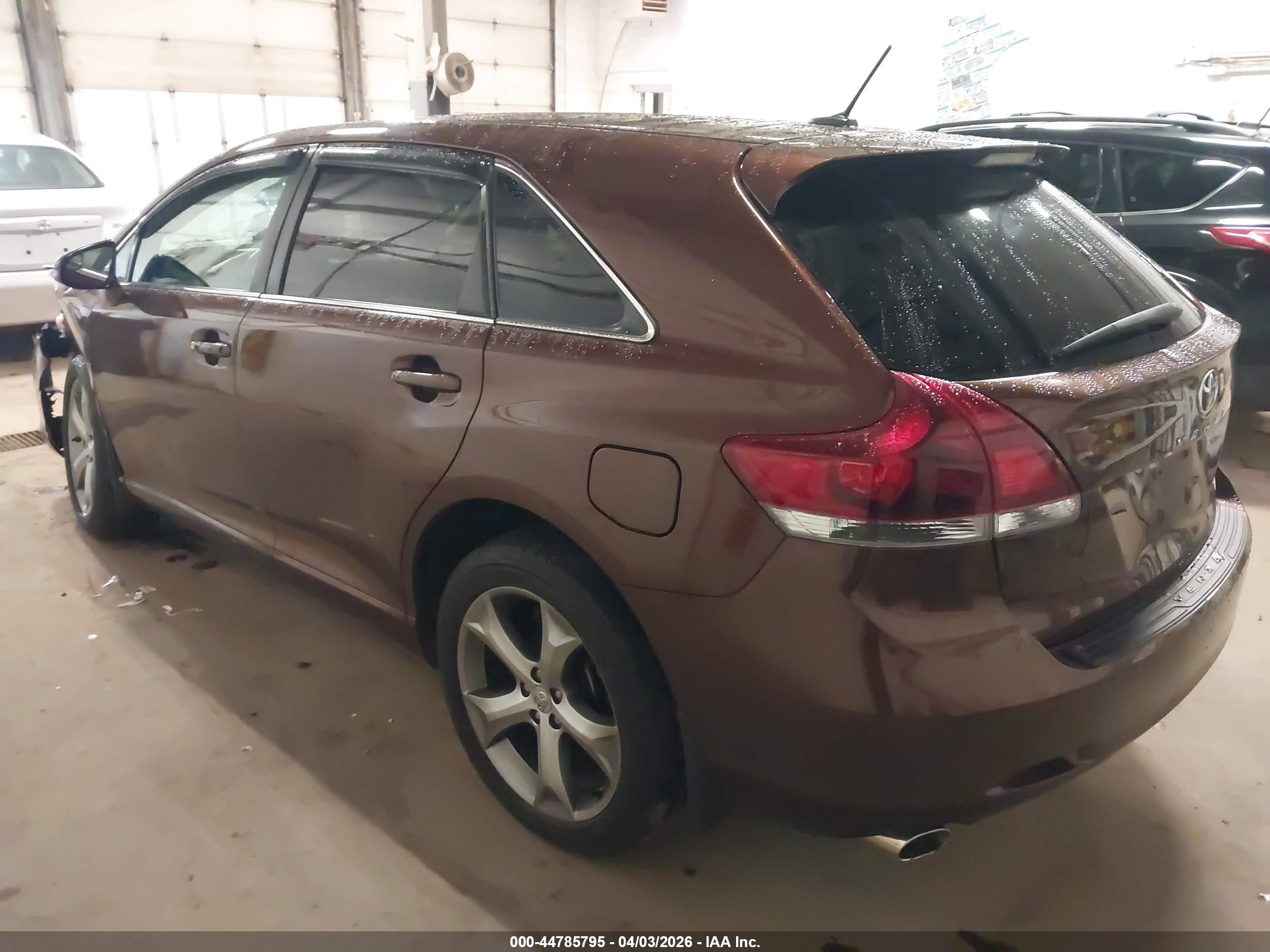 TOYOTA VENZA image 3