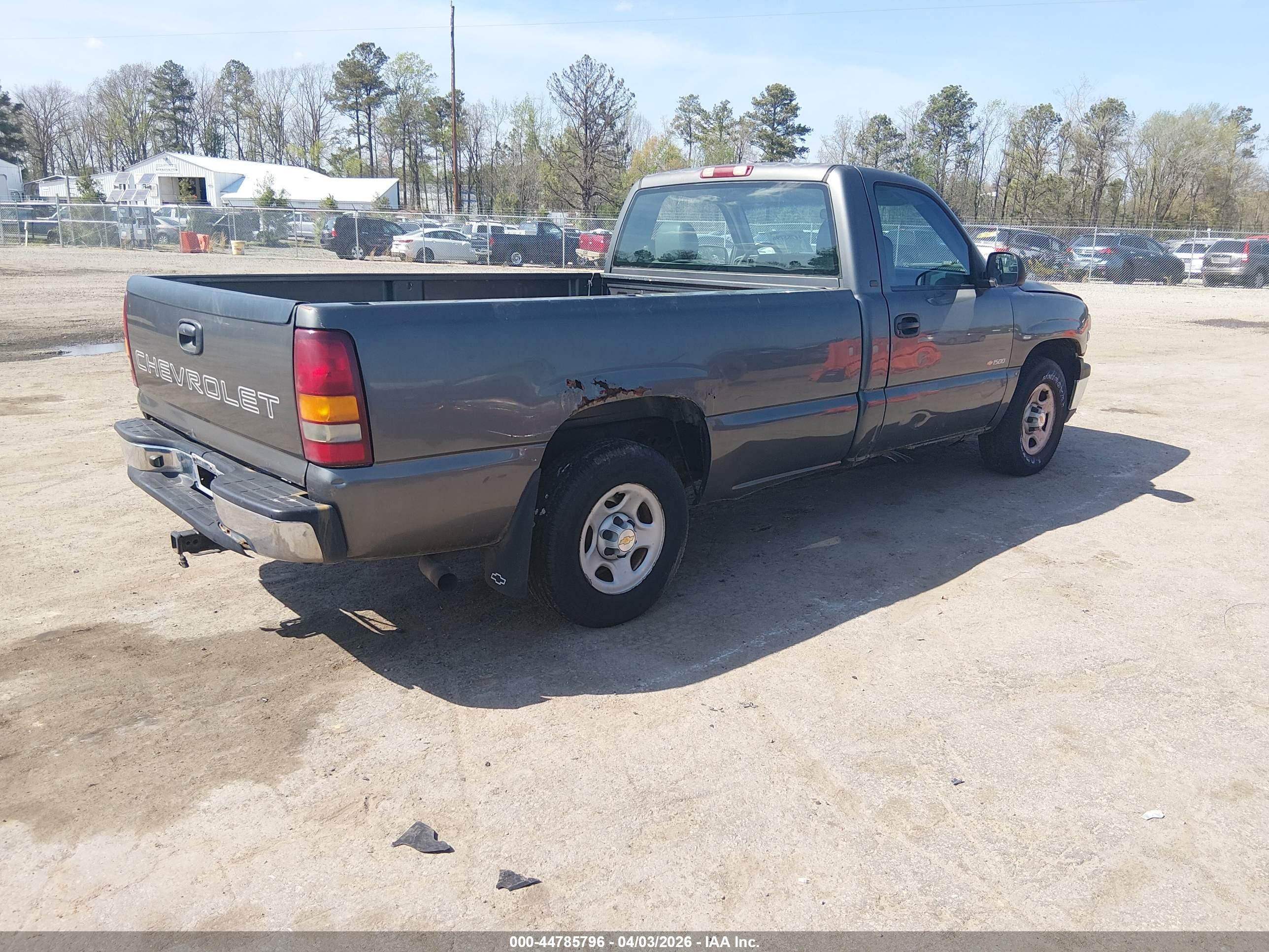 CHEVROLET SILVERADO image 4