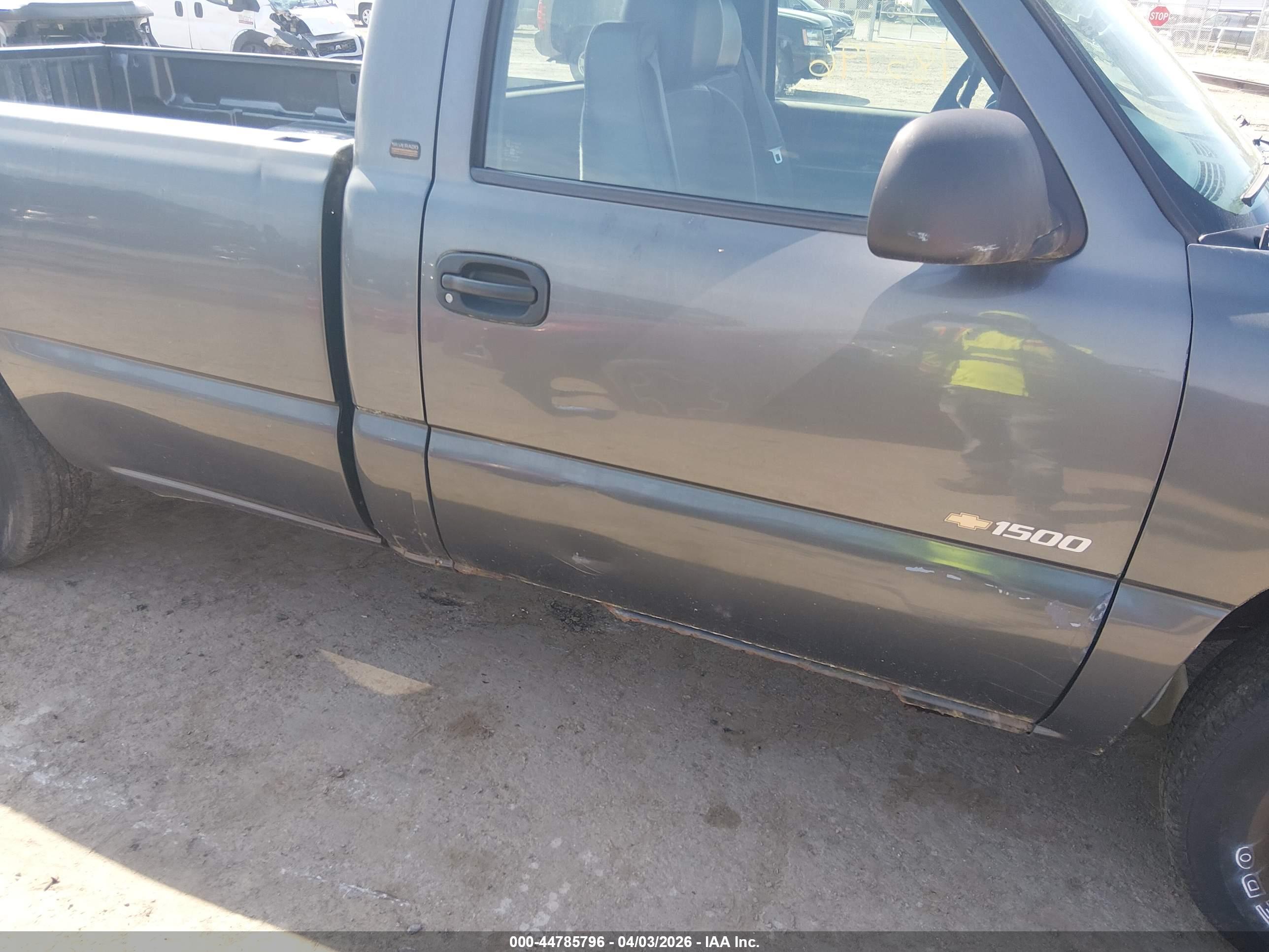 CHEVROLET SILVERADO image 6