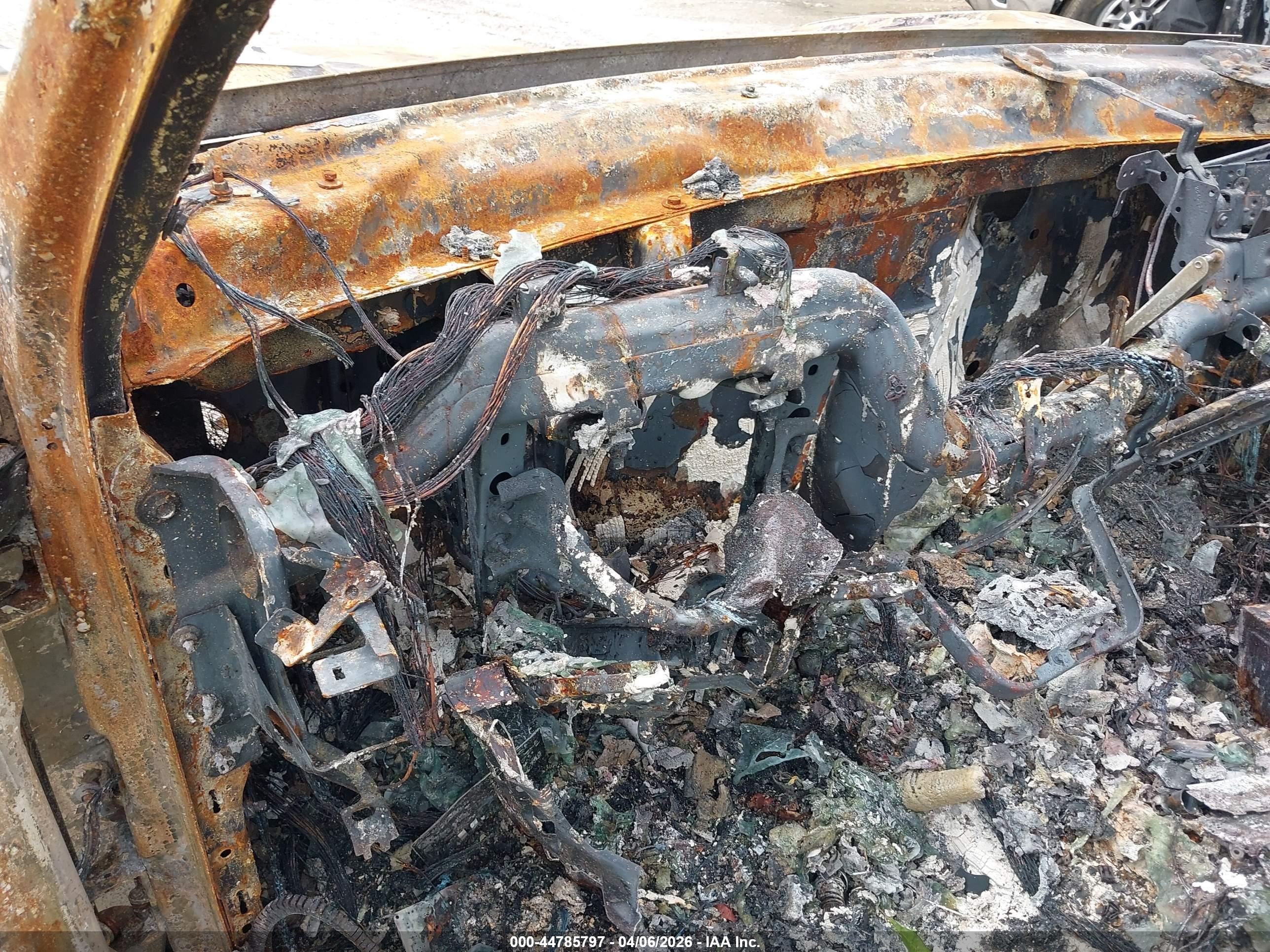 CHEVROLET SUBURBAN image 7