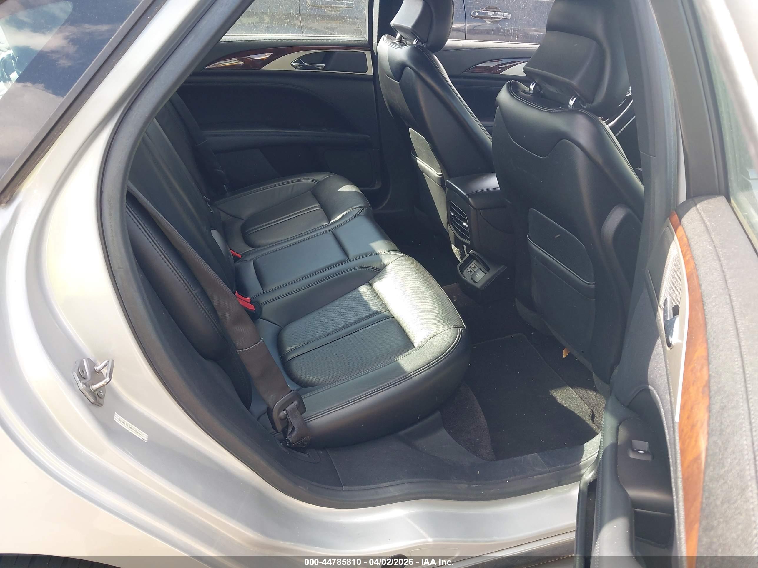 LINCOLN MKZ image 8