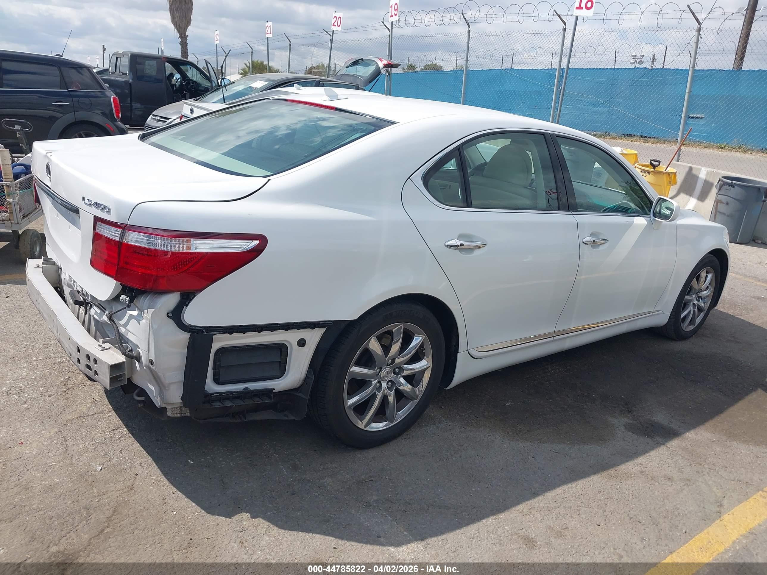 LEXUS LS image 4