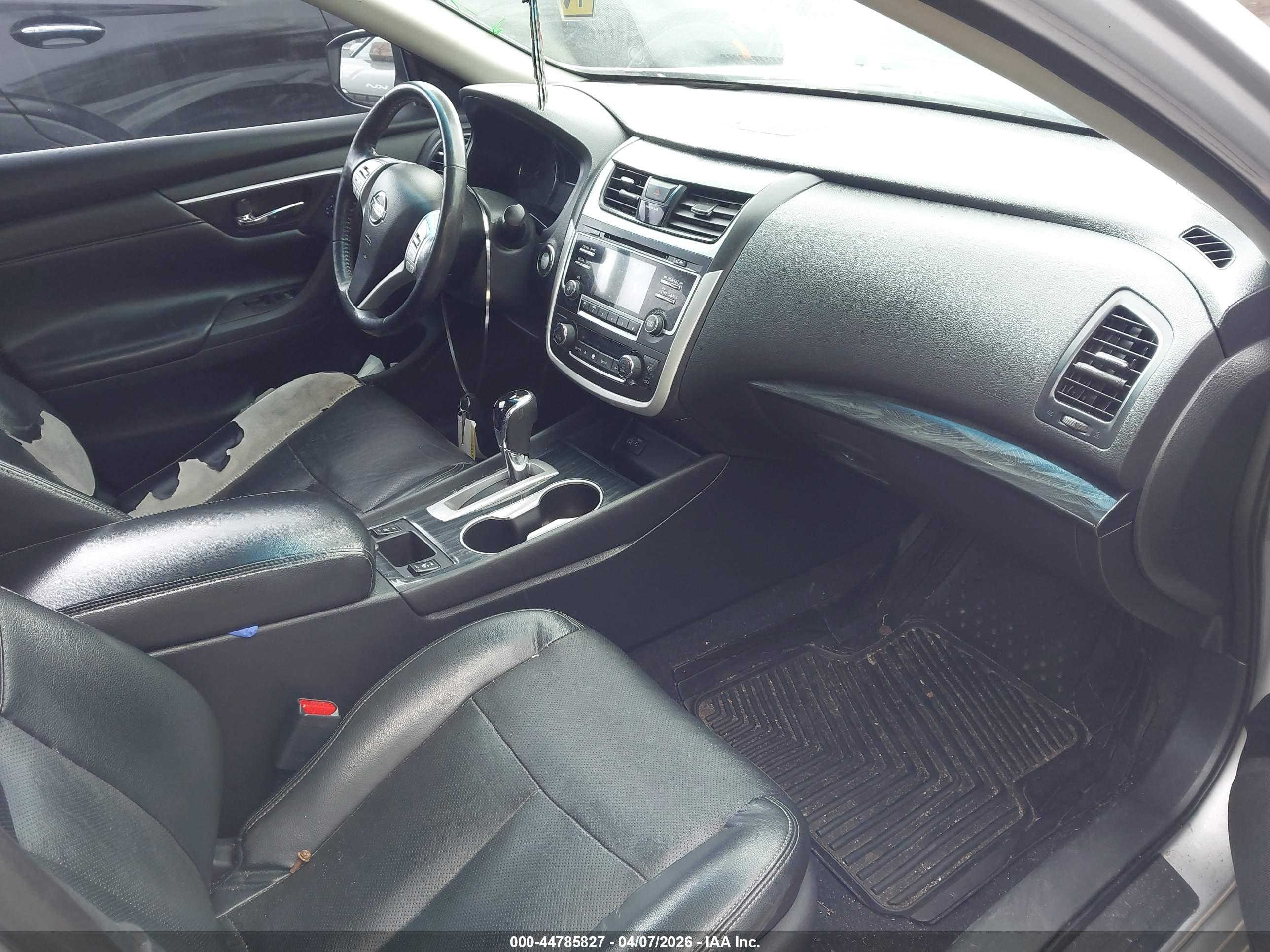 NISSAN ALTIMA image 5