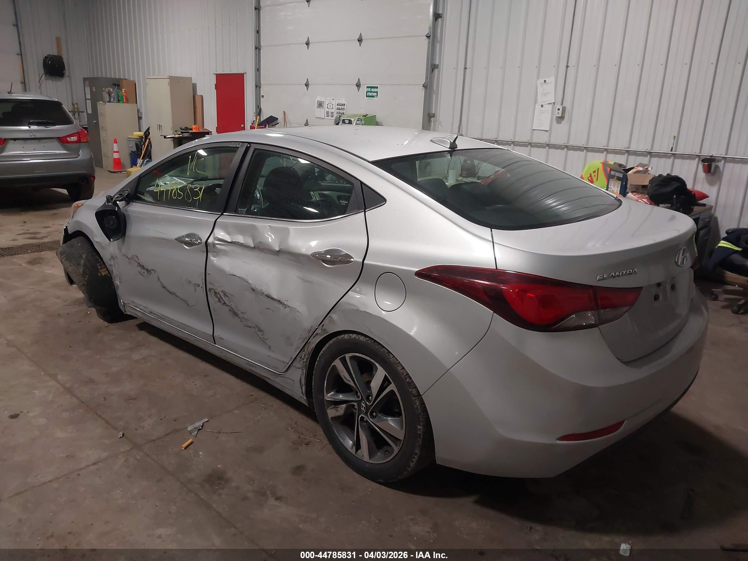 HYUNDAI ELANTRA image 3