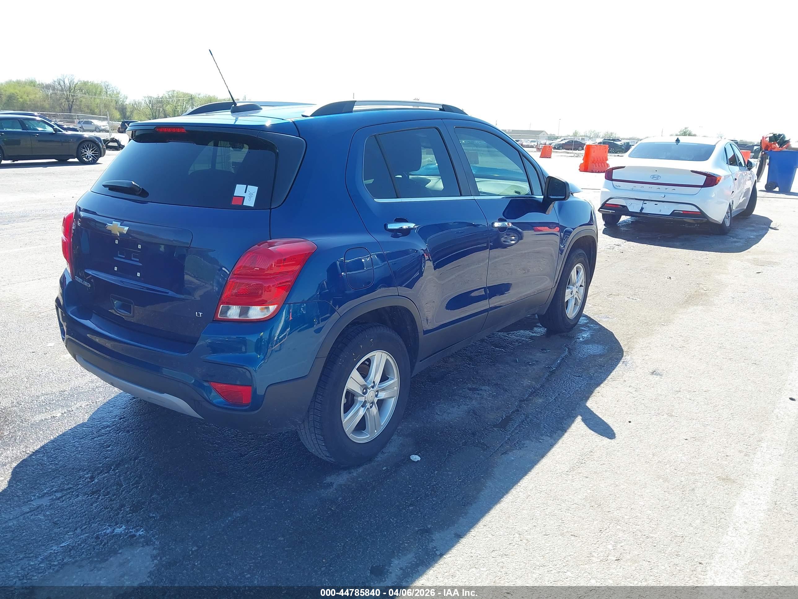 CHEVROLET TRAX image 4