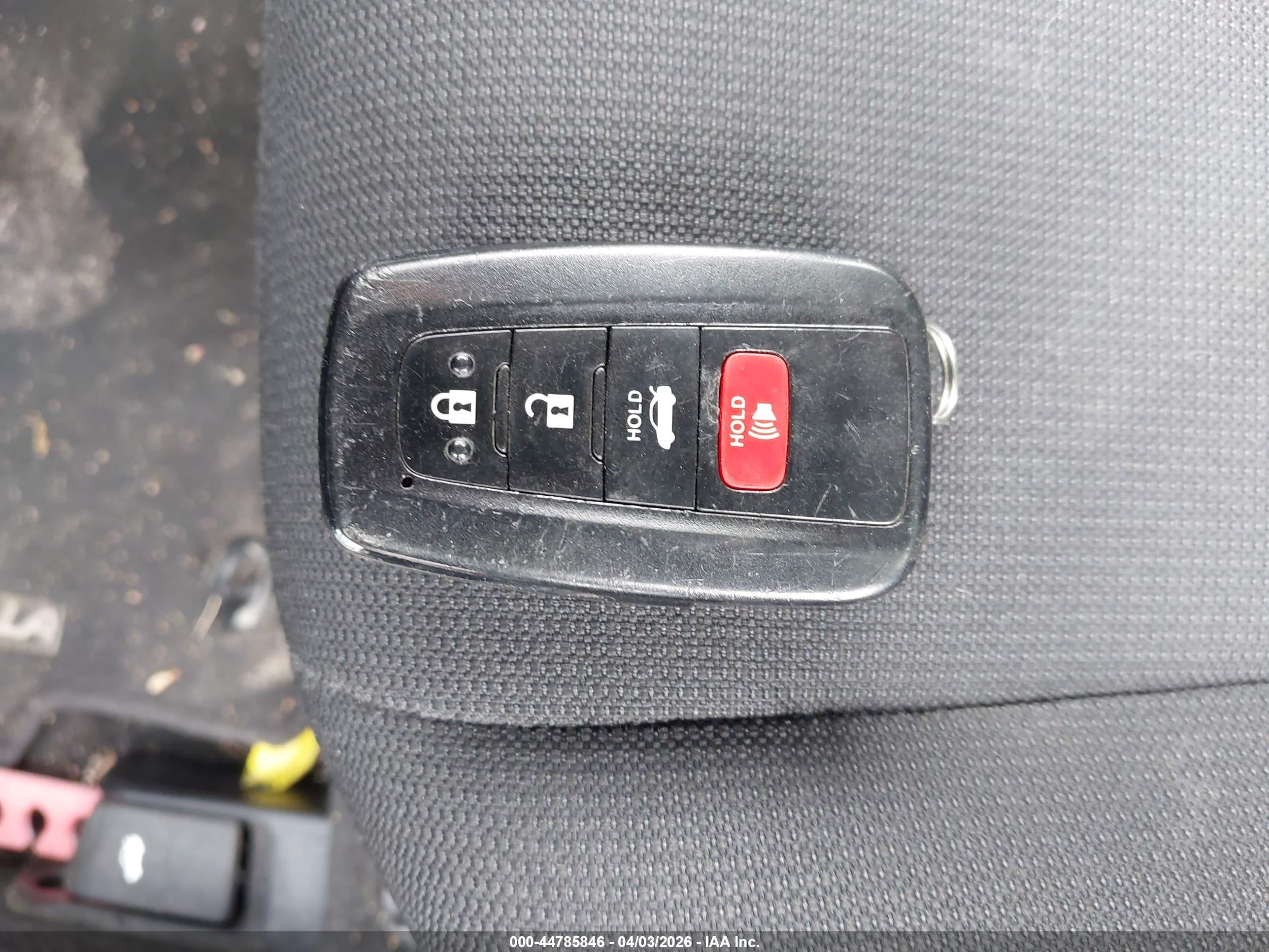 TOYOTA COROLLA image 11