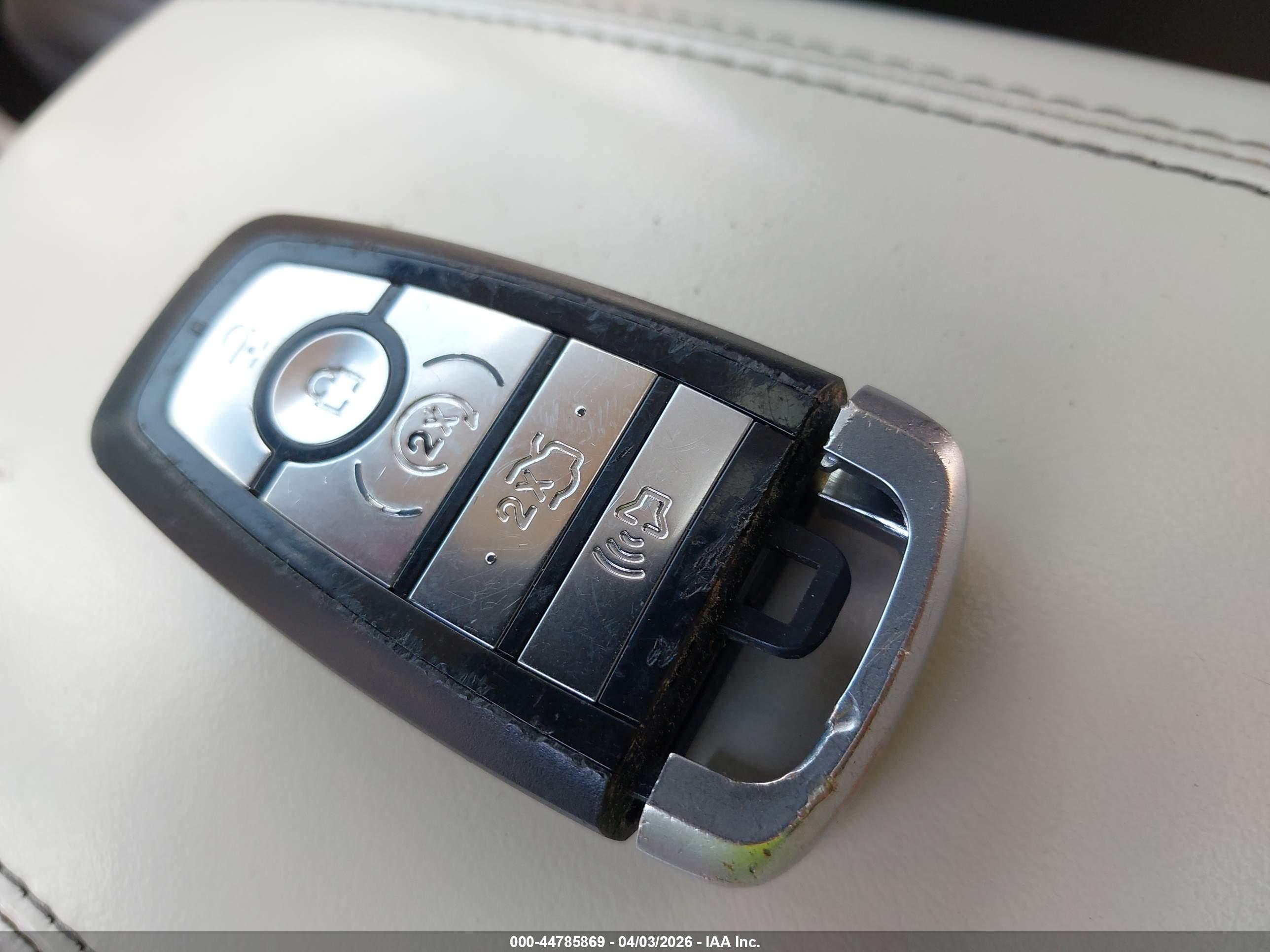 LINCOLN MKC image 11