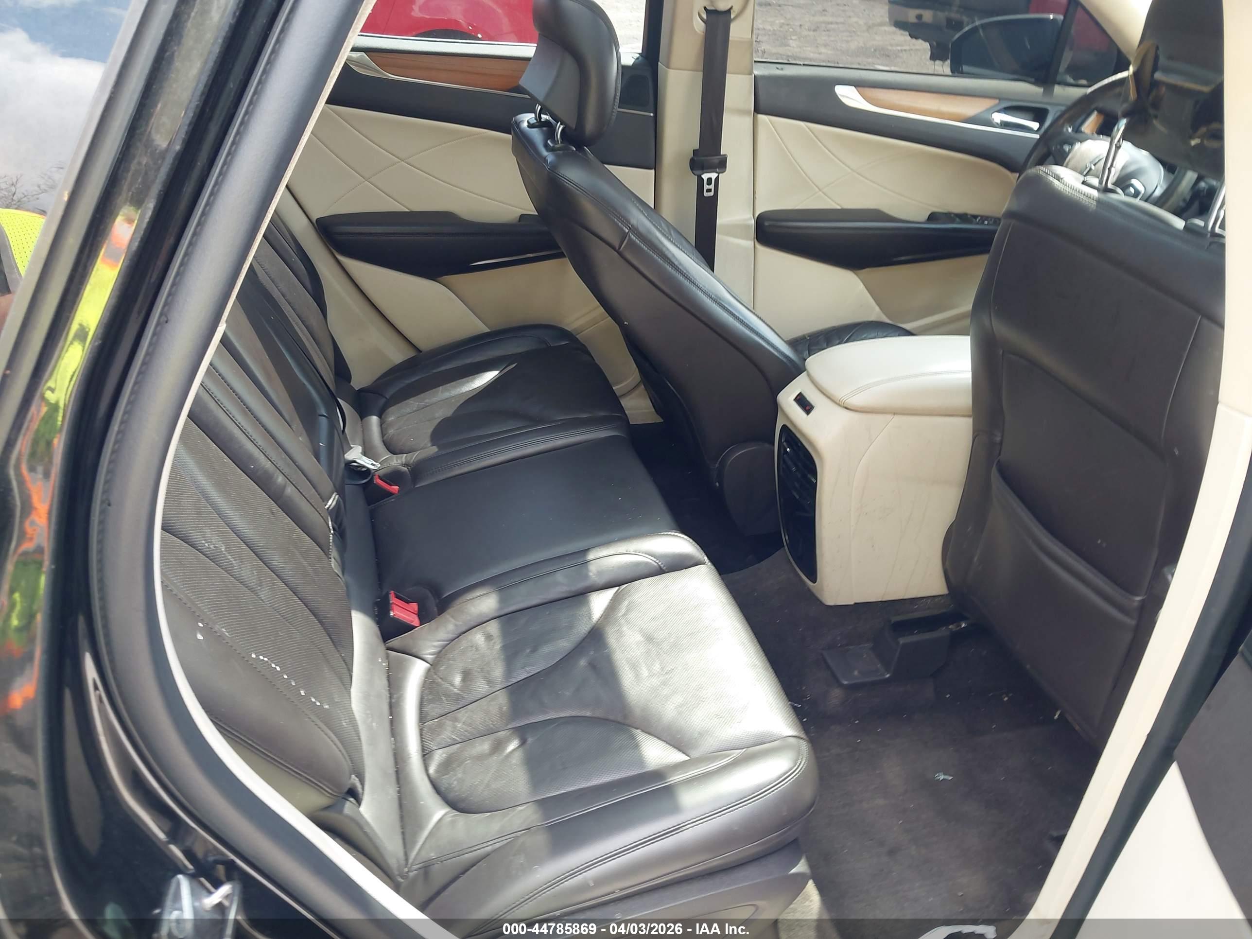 LINCOLN MKC image 8