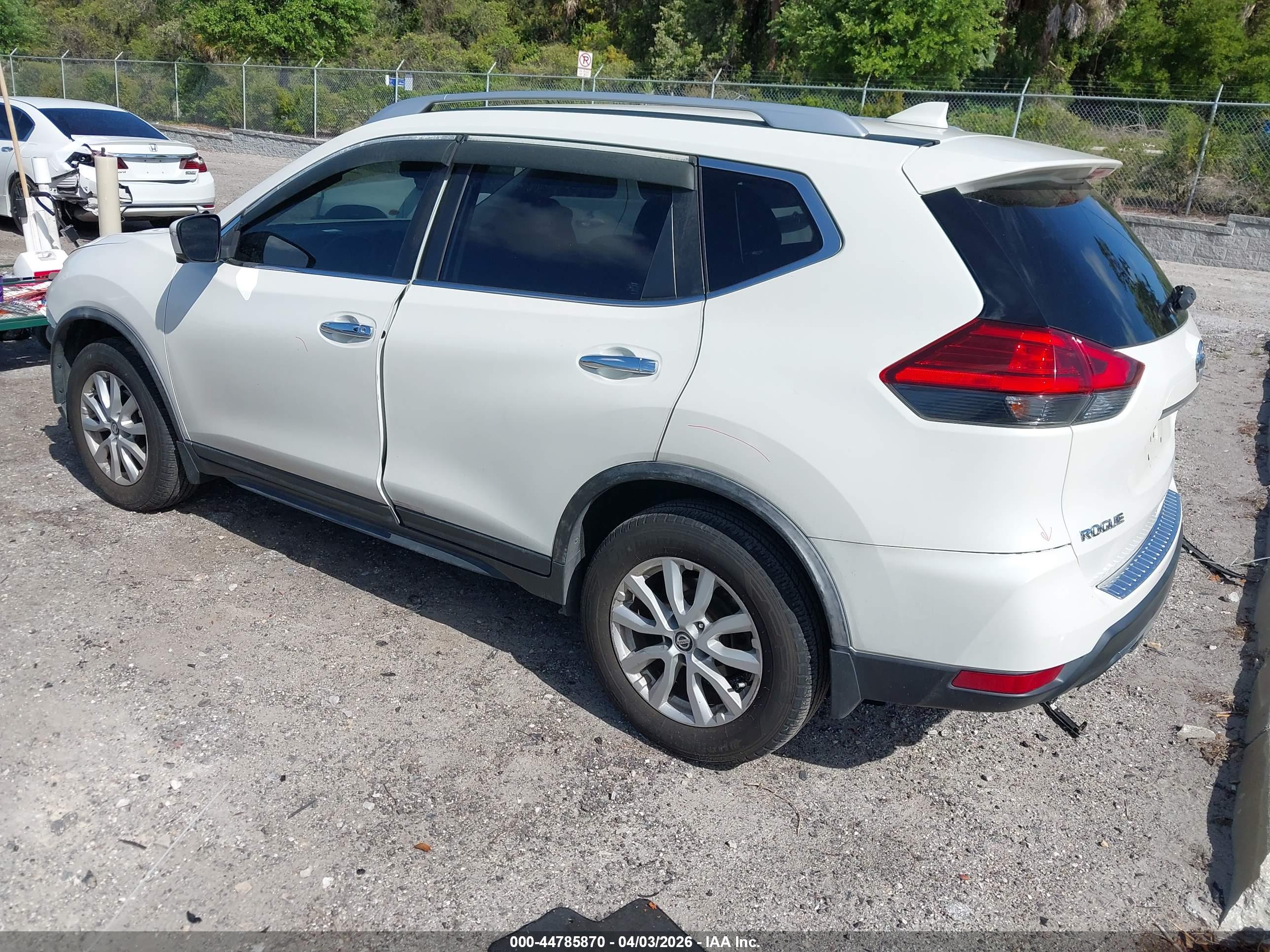 NISSAN ROGUE image 3