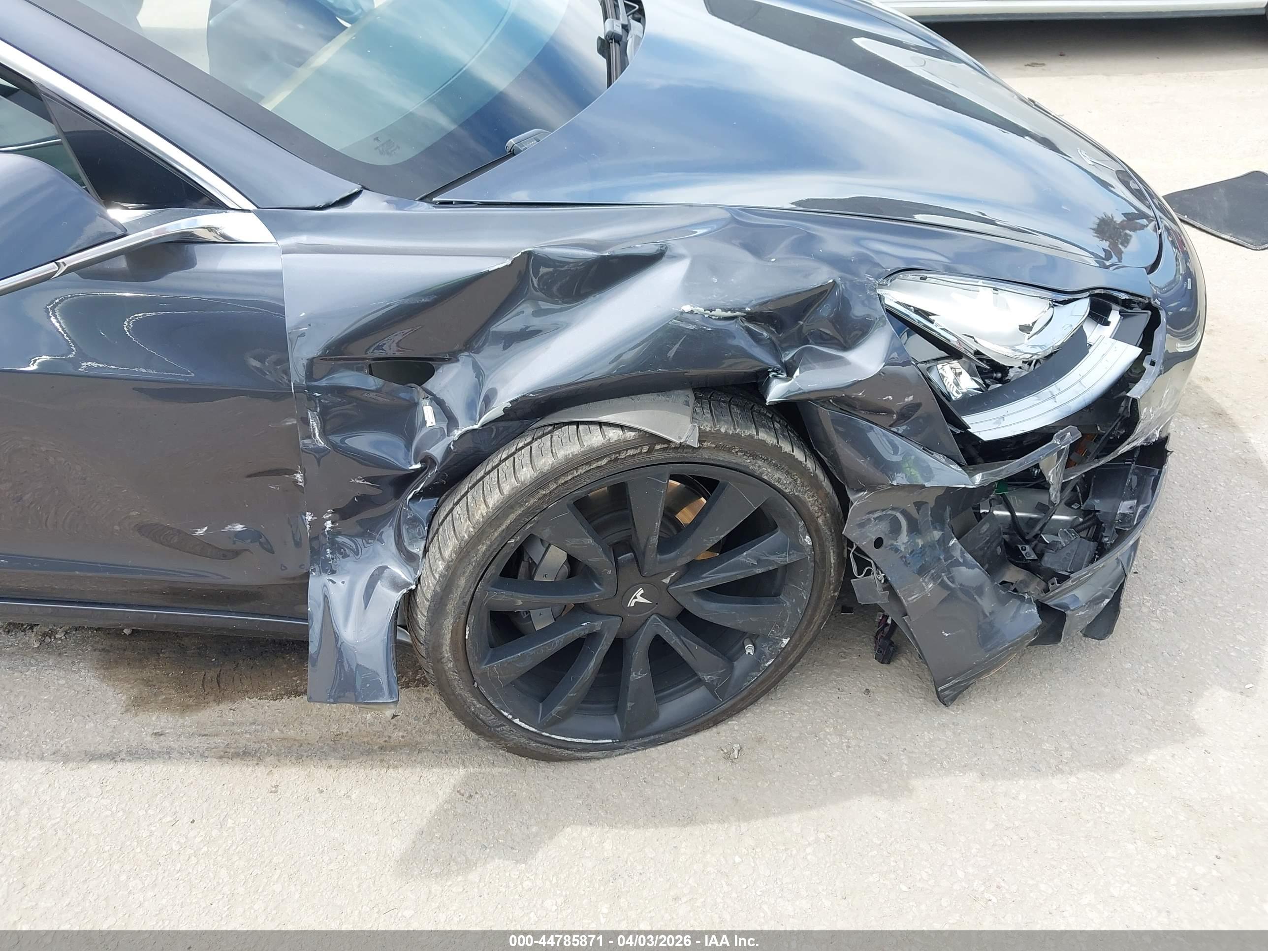 TESLA MODEL image 6