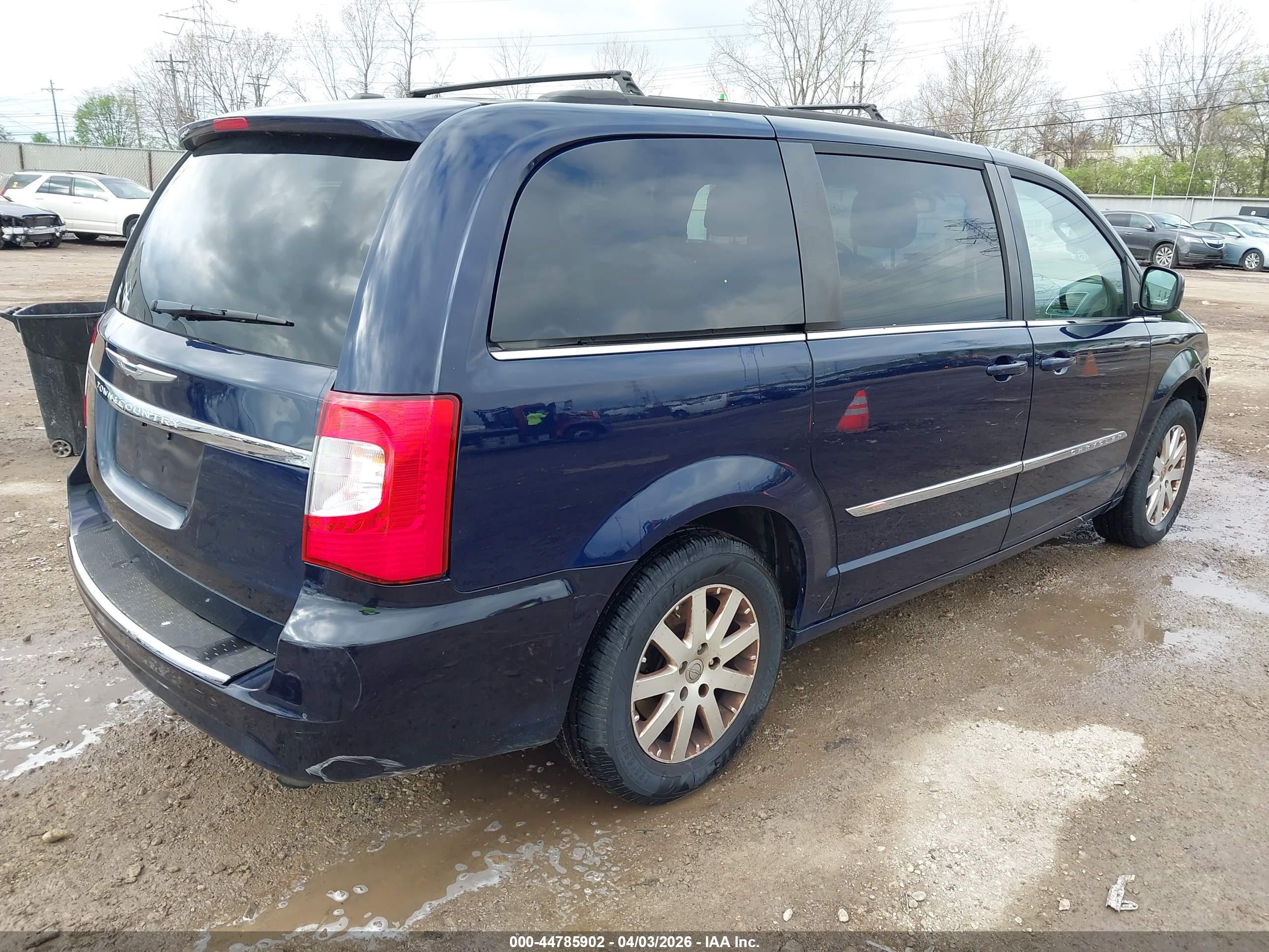 CHRYSLER TOWN image 4