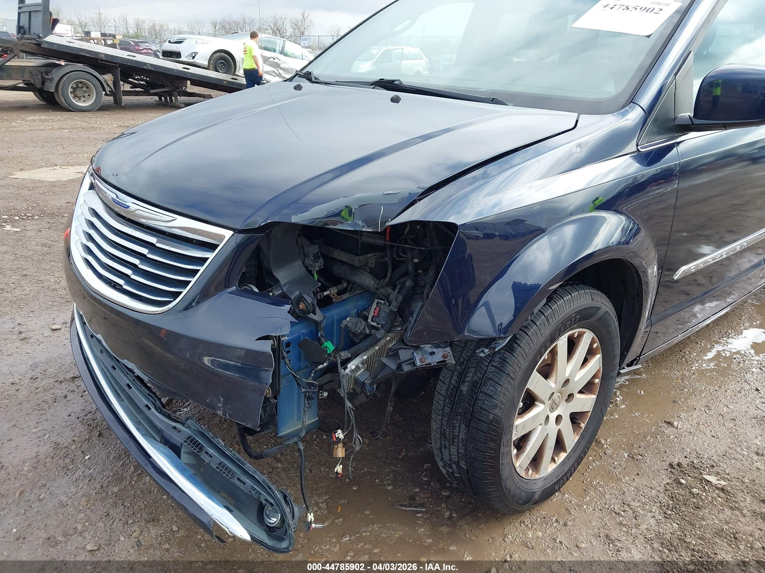 CHRYSLER TOWN image 6