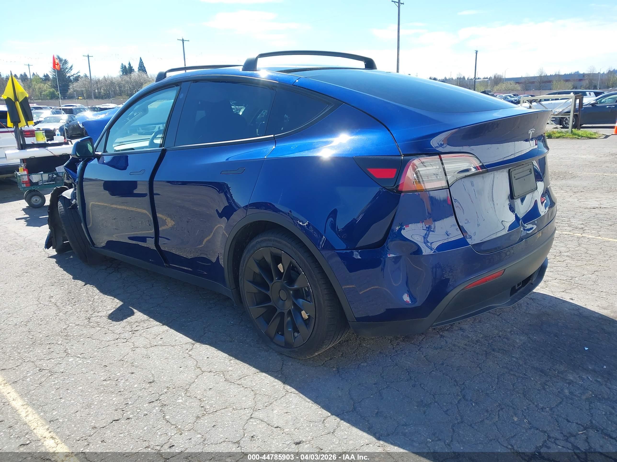TESLA MODEL image 3