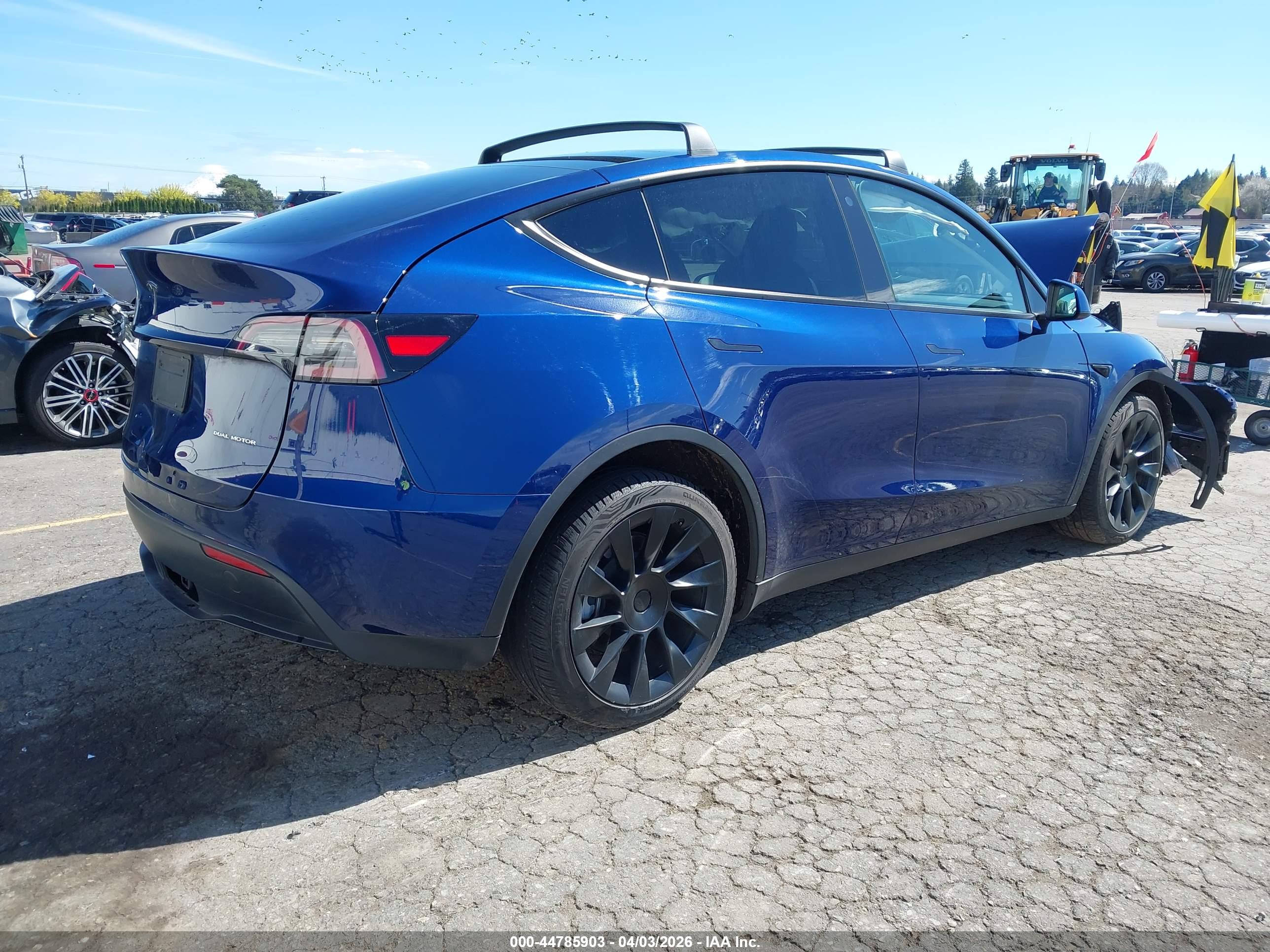 TESLA MODEL image 4