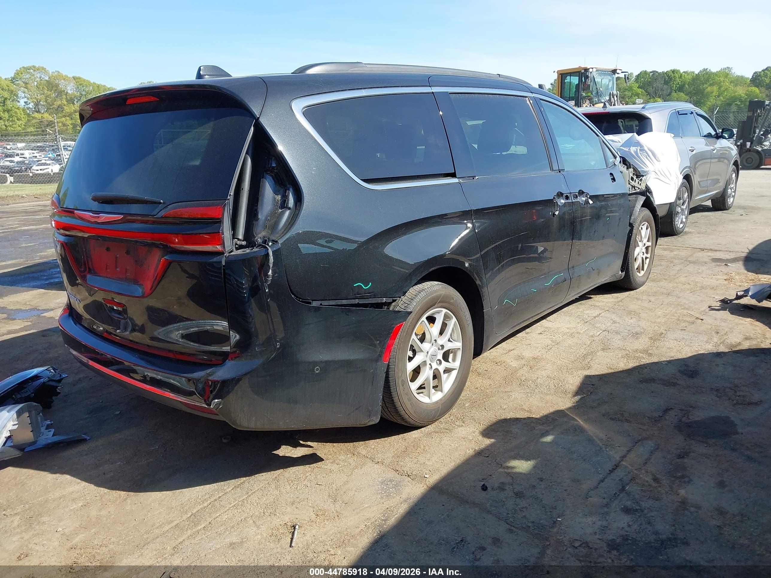 CHRYSLER PACIFICA image 4