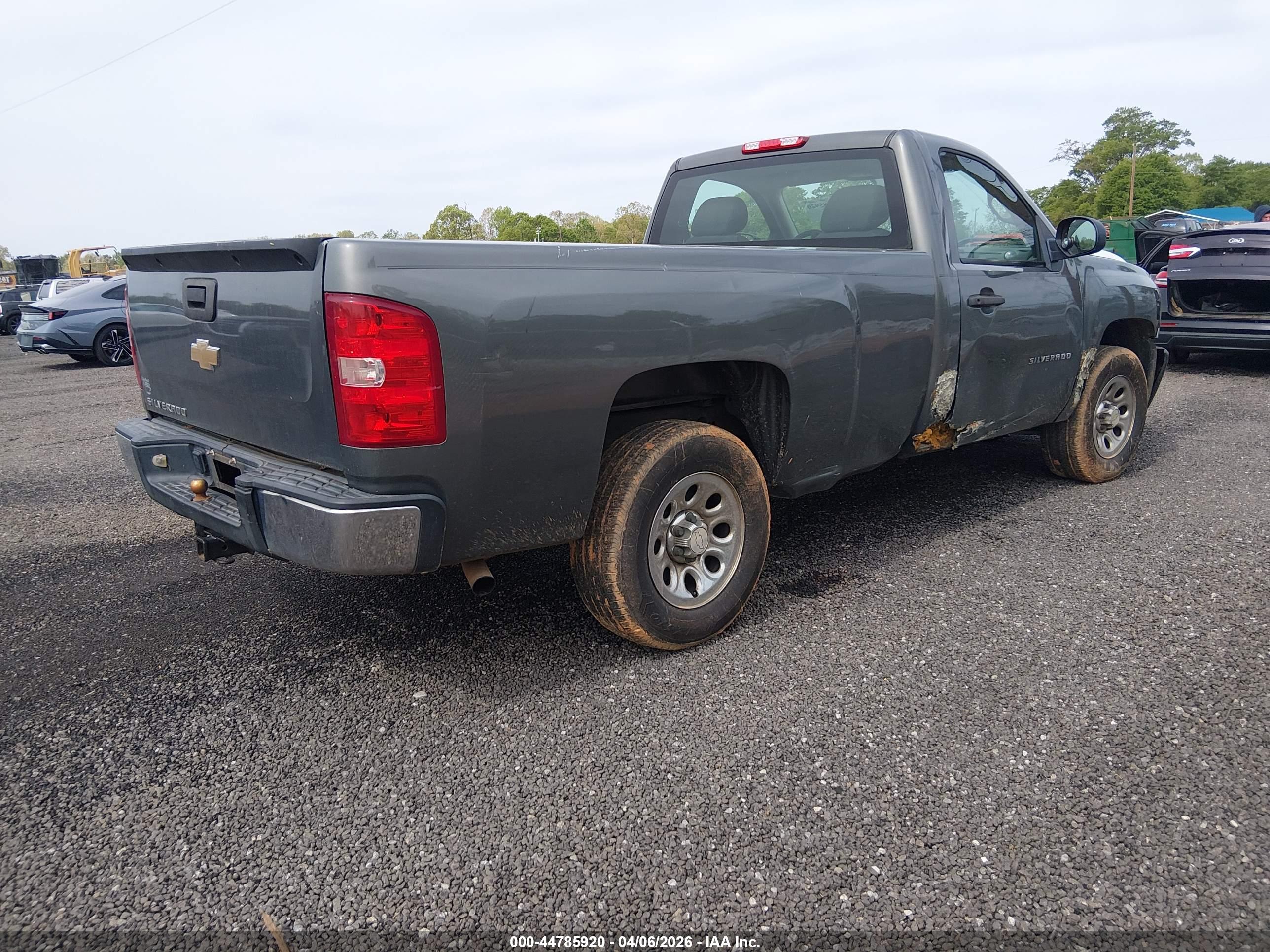 CHEVROLET SILVERADO image 4