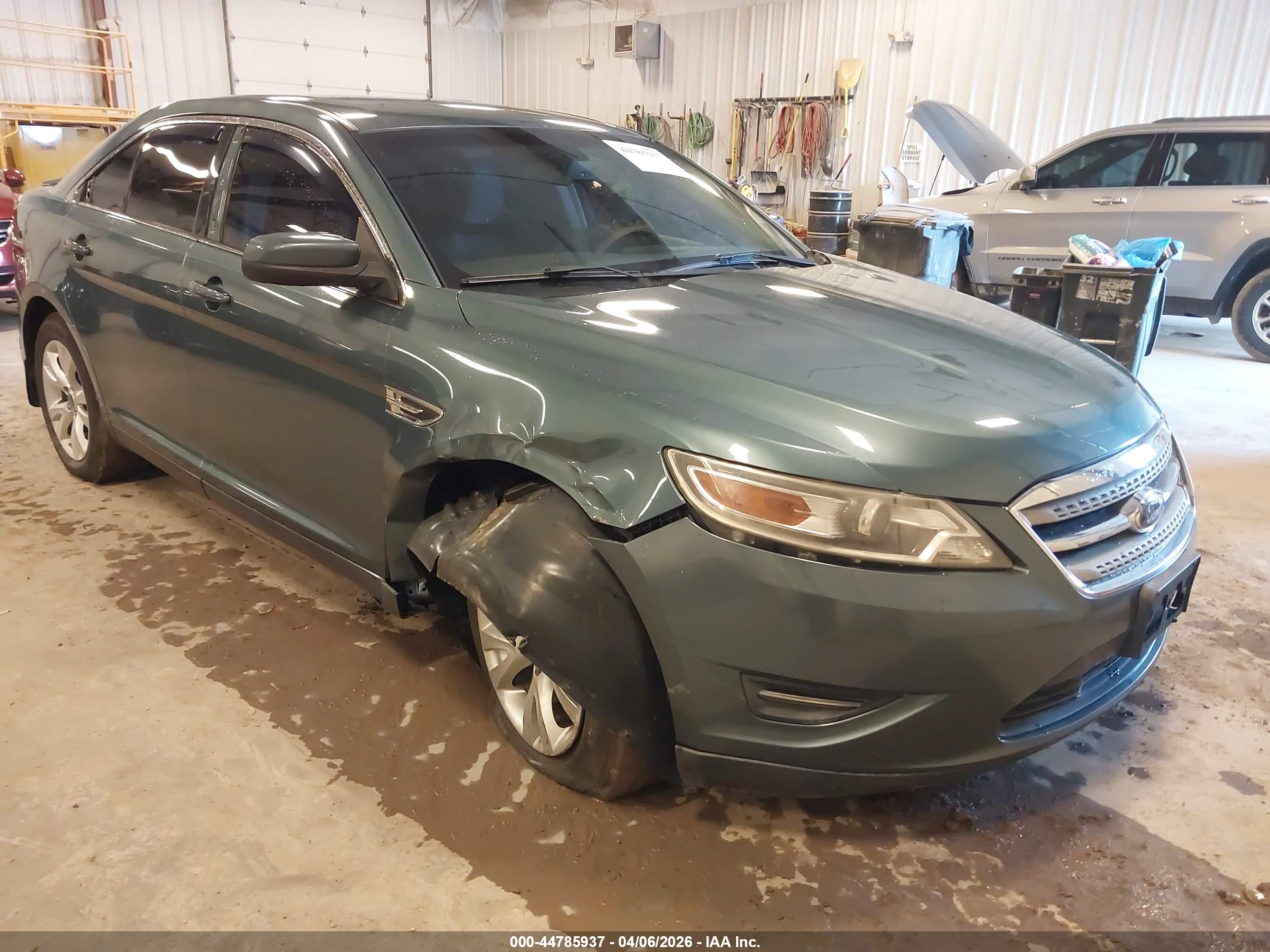 FORD TAURUS image 6
