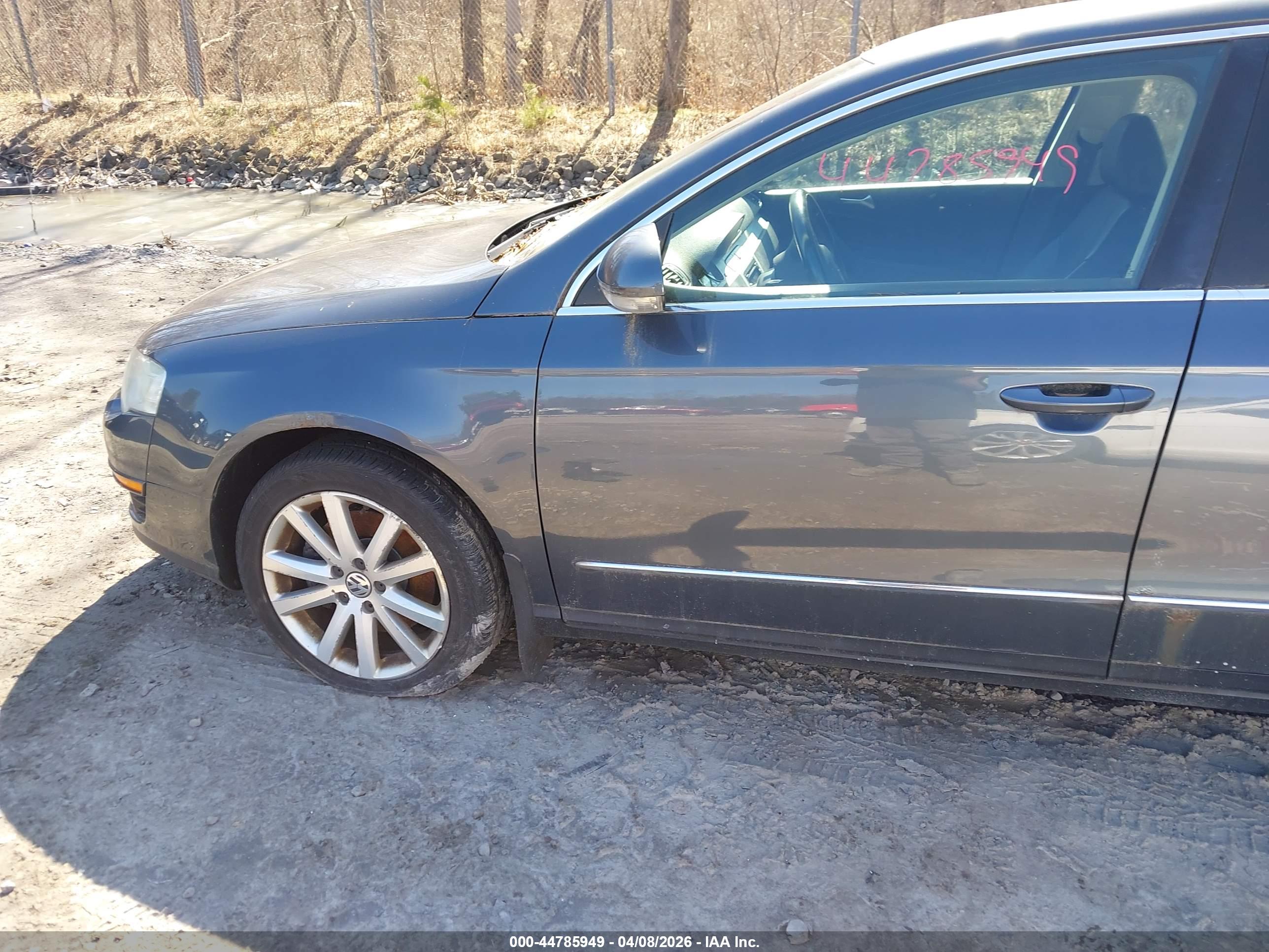 VOLKSWAGEN PASSAT image 6
