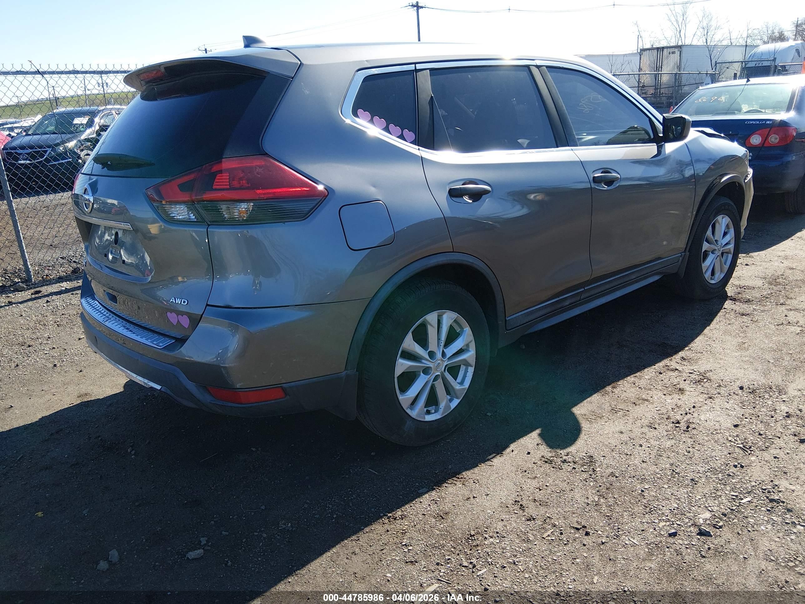 NISSAN ROGUE image 4