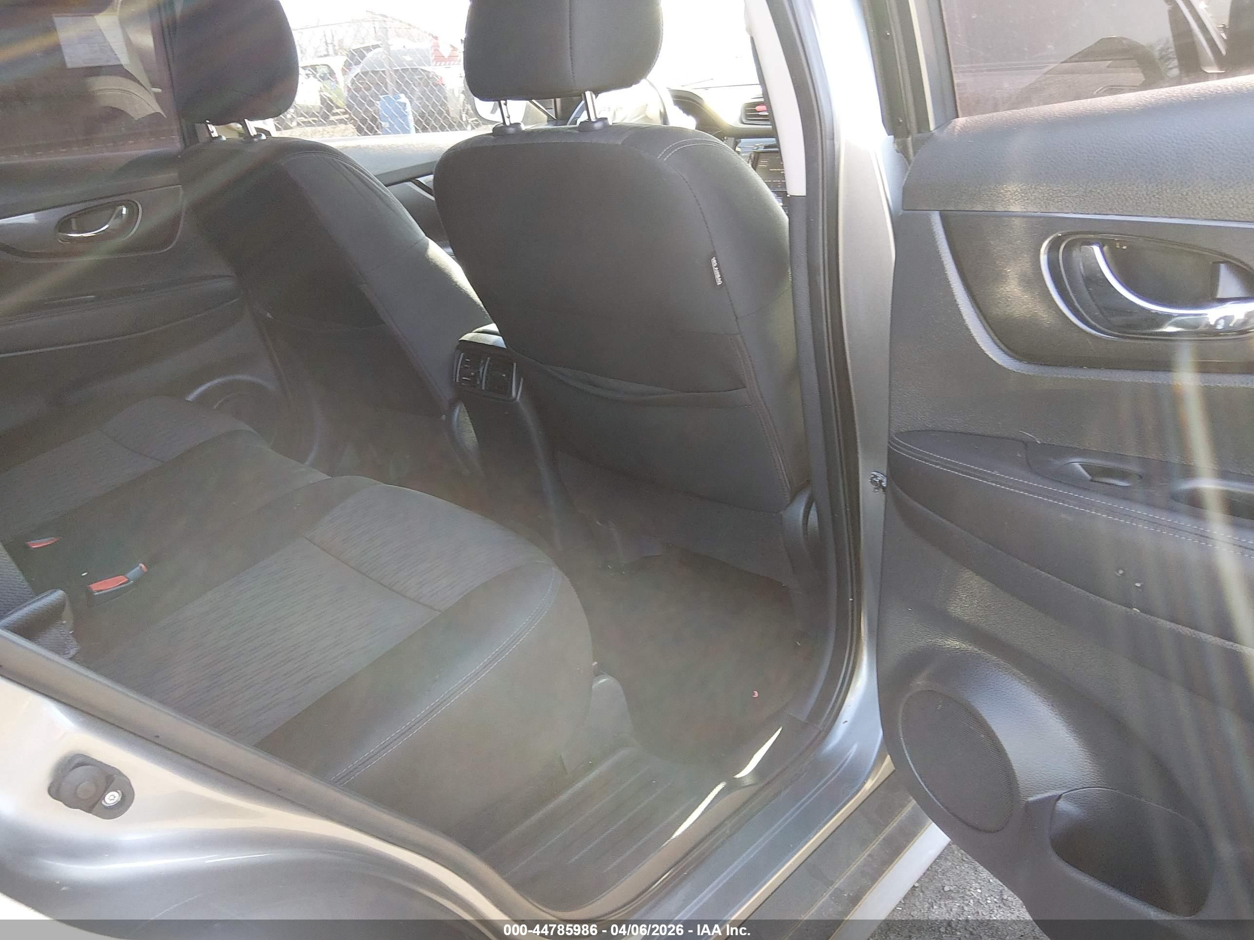 NISSAN ROGUE image 8