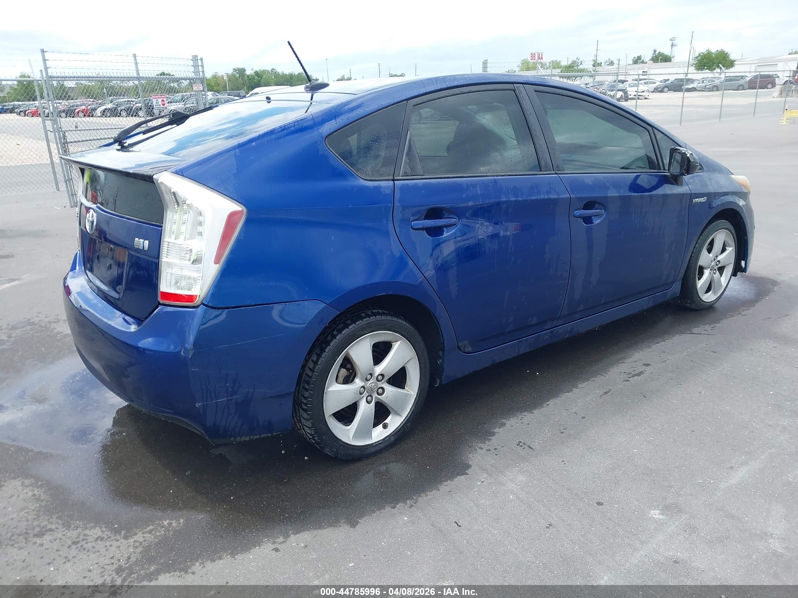 TOYOTA PRIUS image 4