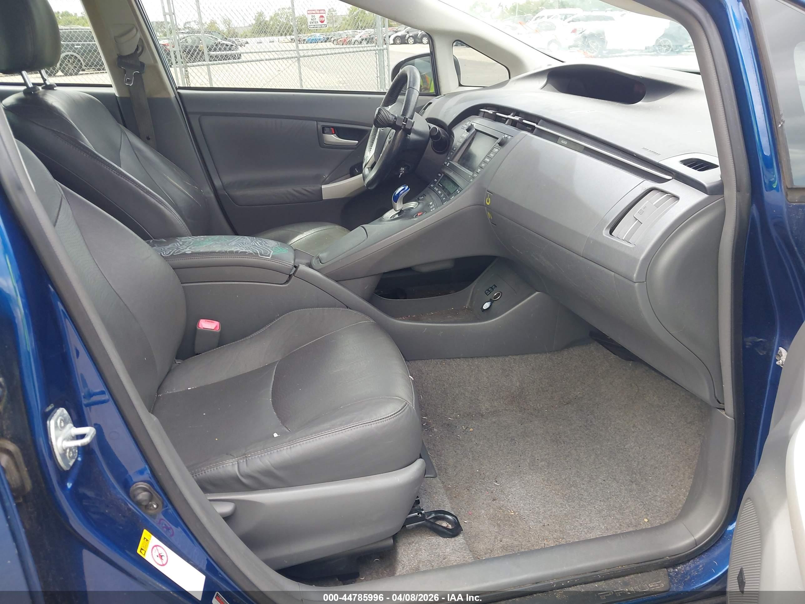 TOYOTA PRIUS image 5