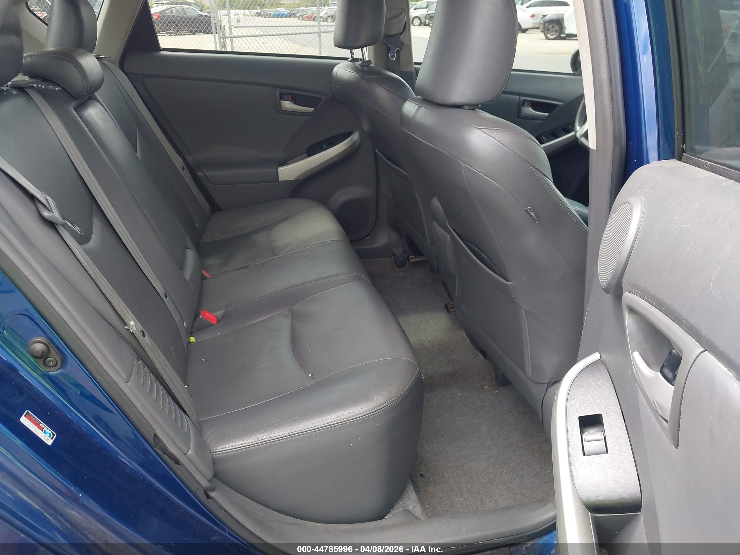 TOYOTA PRIUS image 8