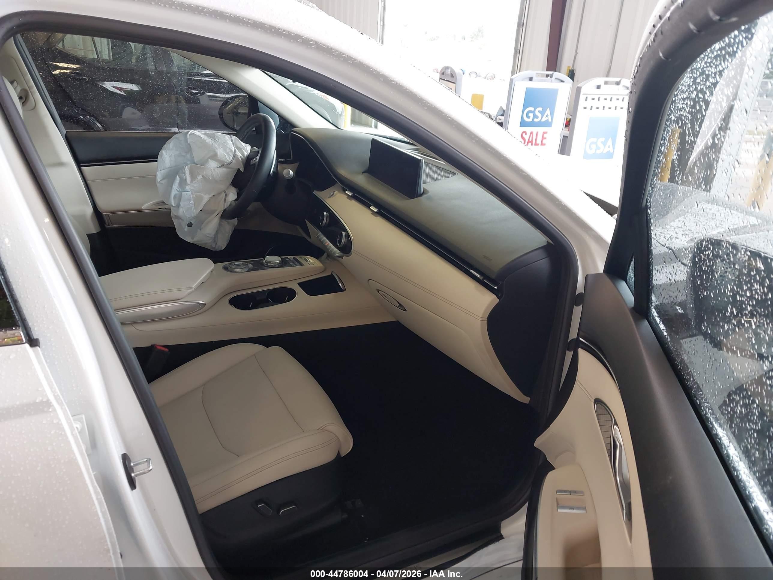GENESIS GV70 image 5