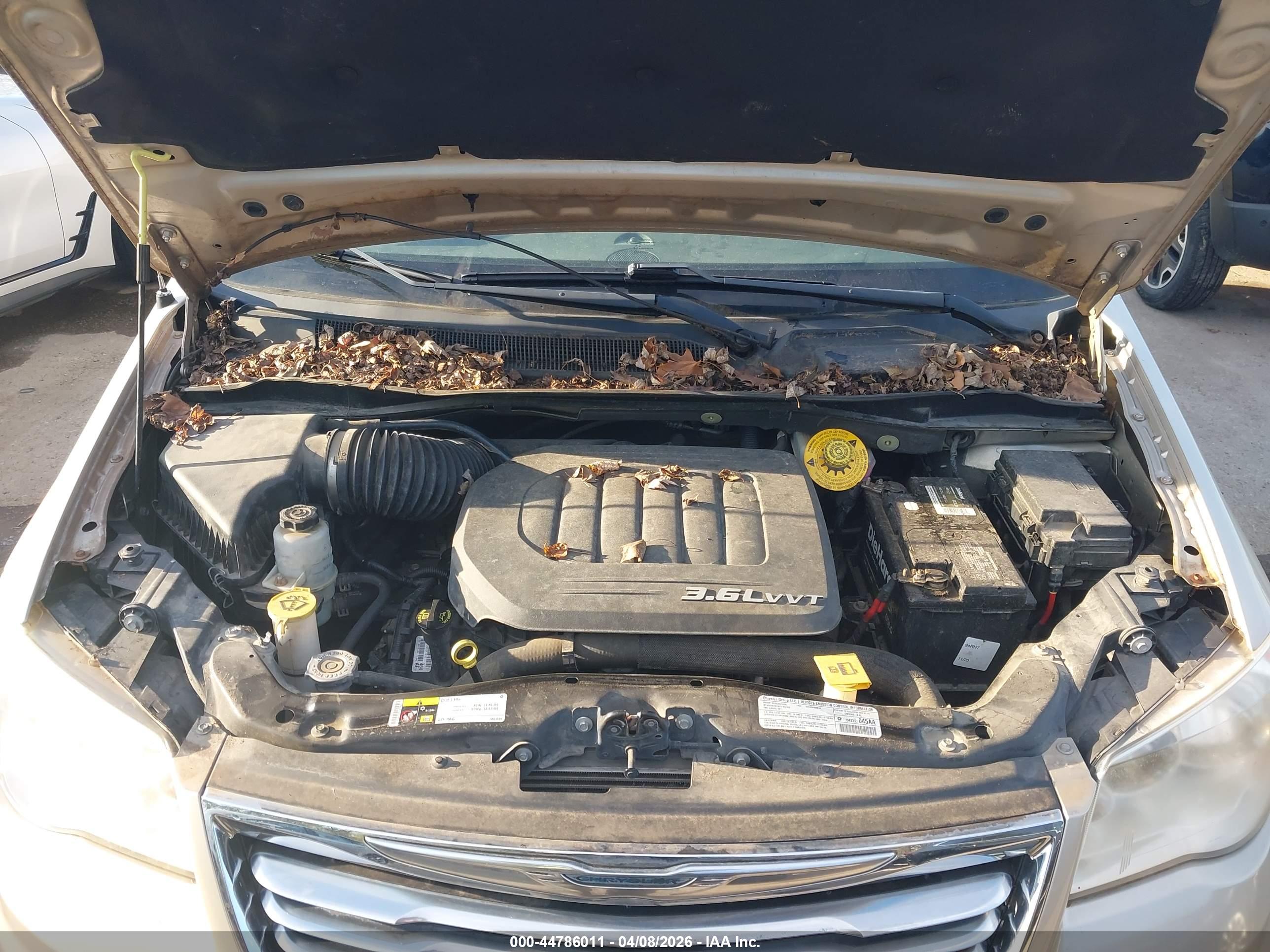 CHRYSLER TOWN image 10