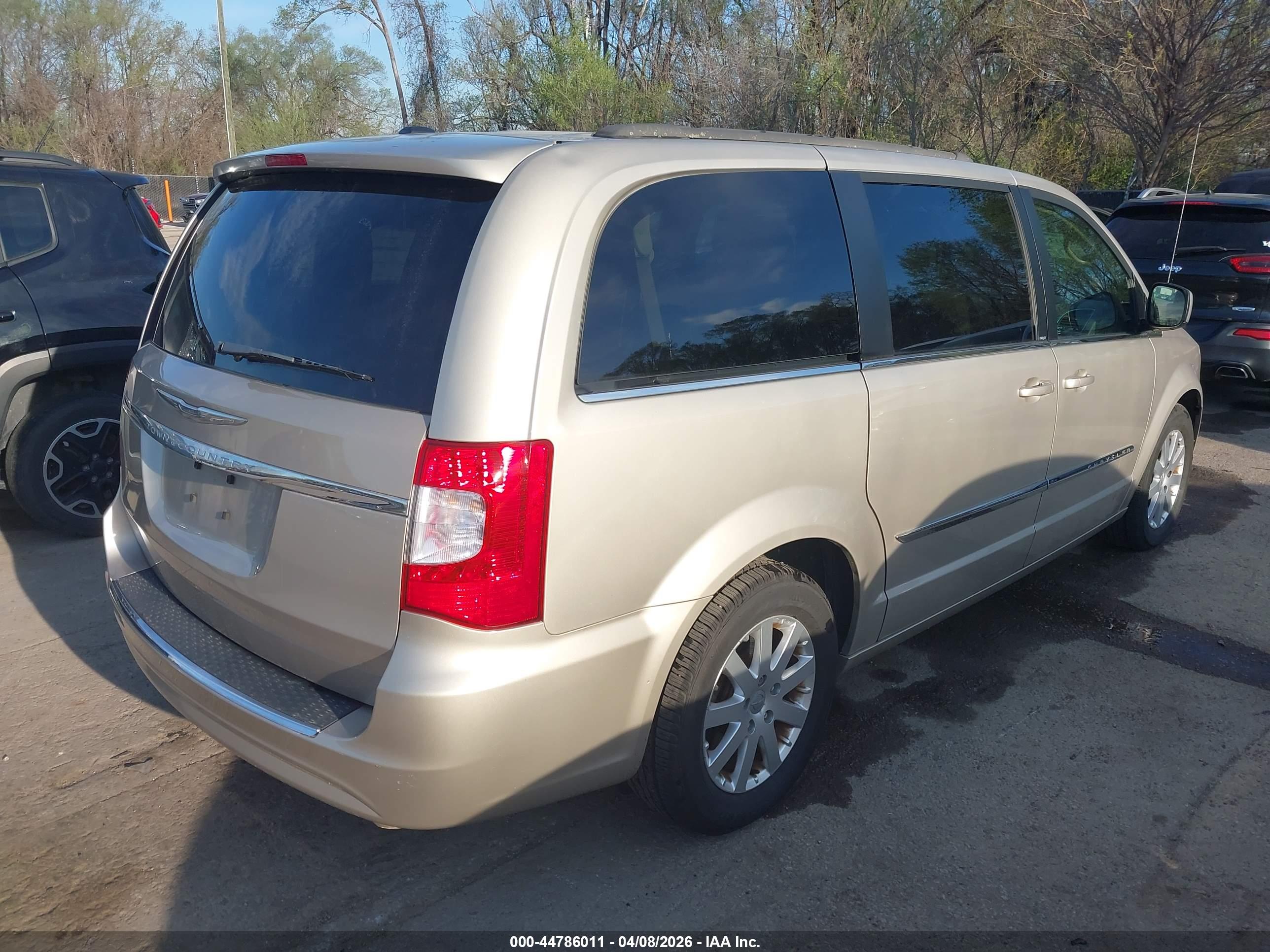CHRYSLER TOWN image 4
