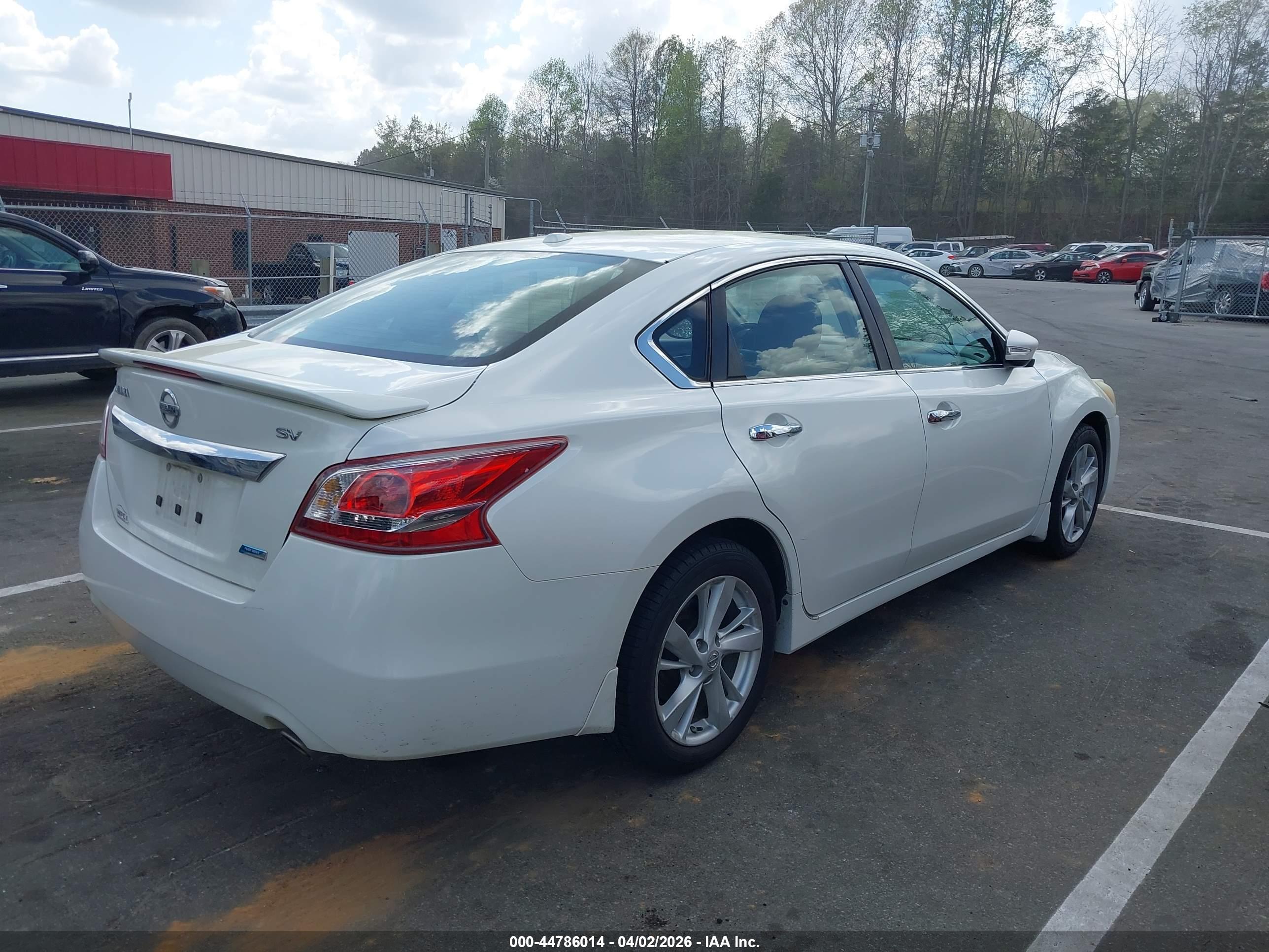 NISSAN ALTIMA image 4