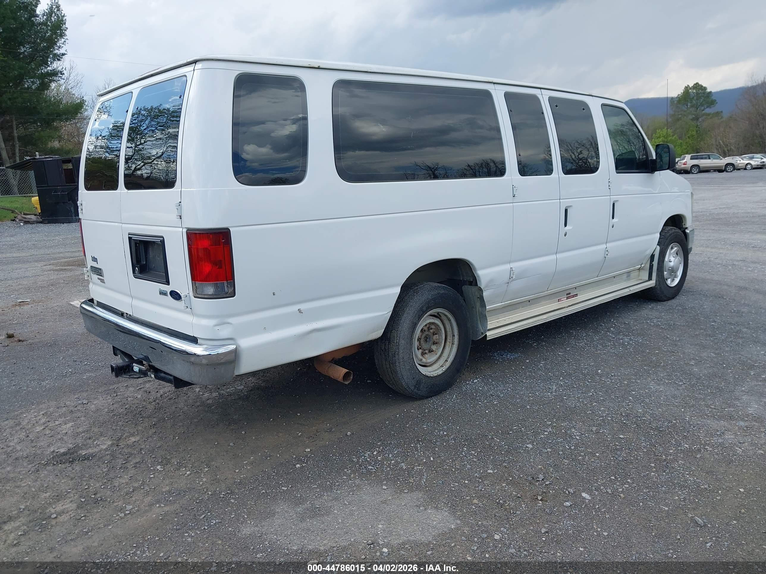 FORD E-350 image 4