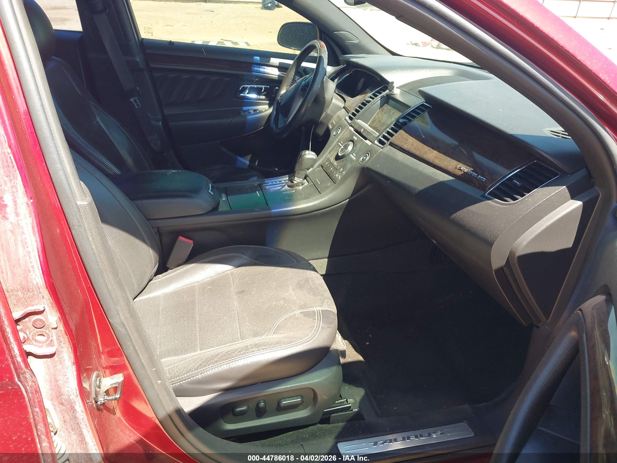FORD TAURUS image 5