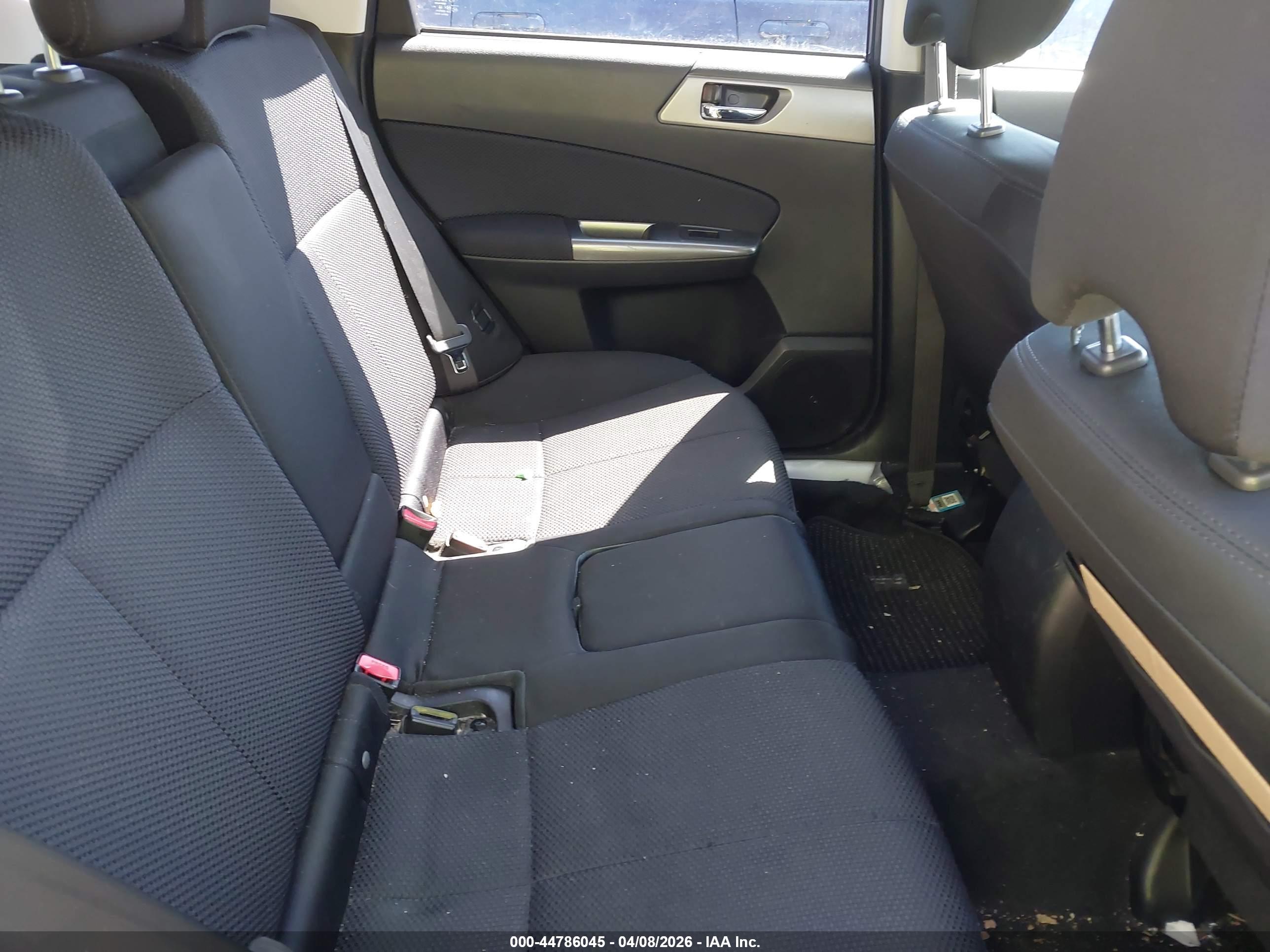 SUBARU FORESTER image 8