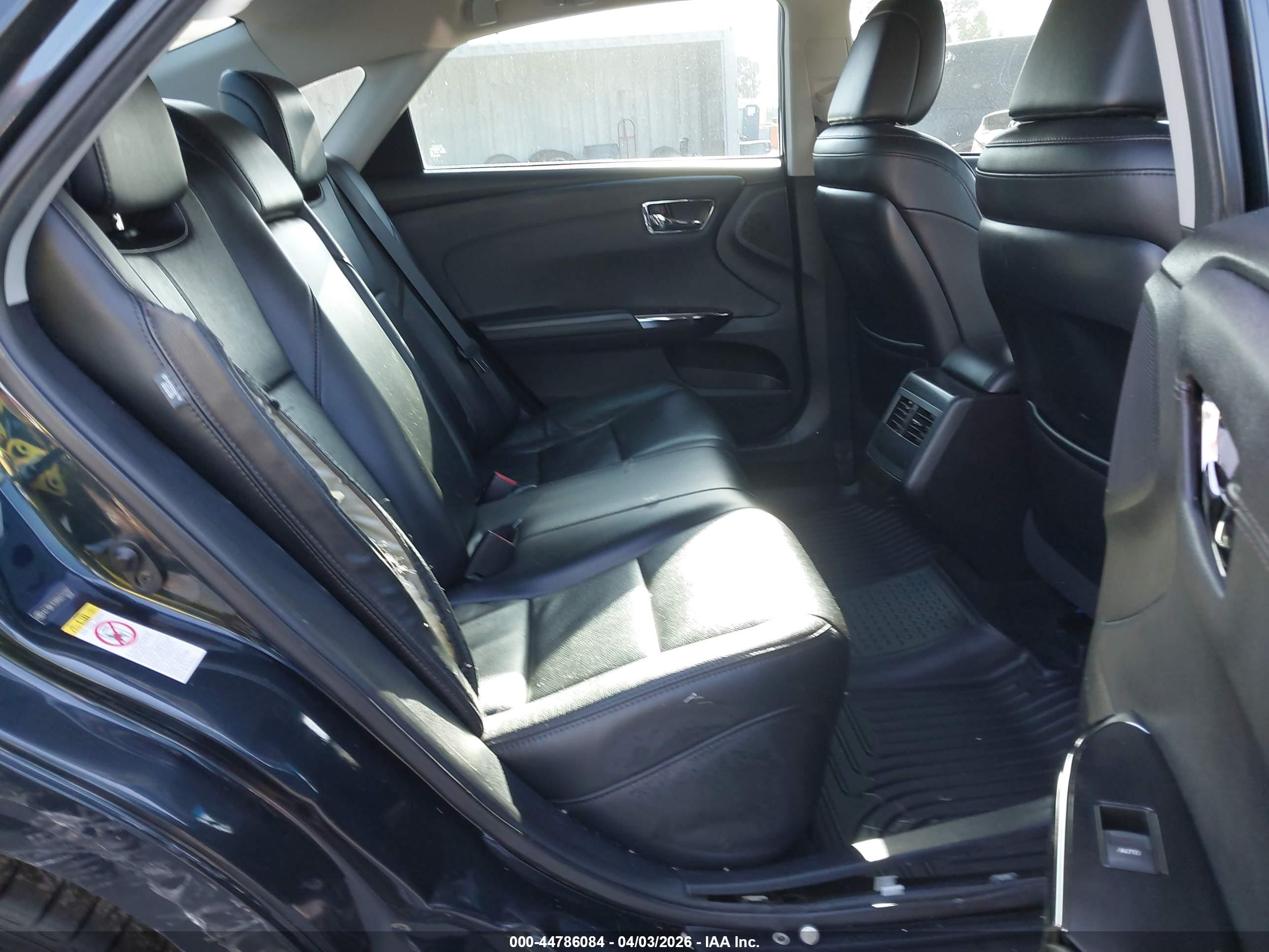 TOYOTA AVALON image 8