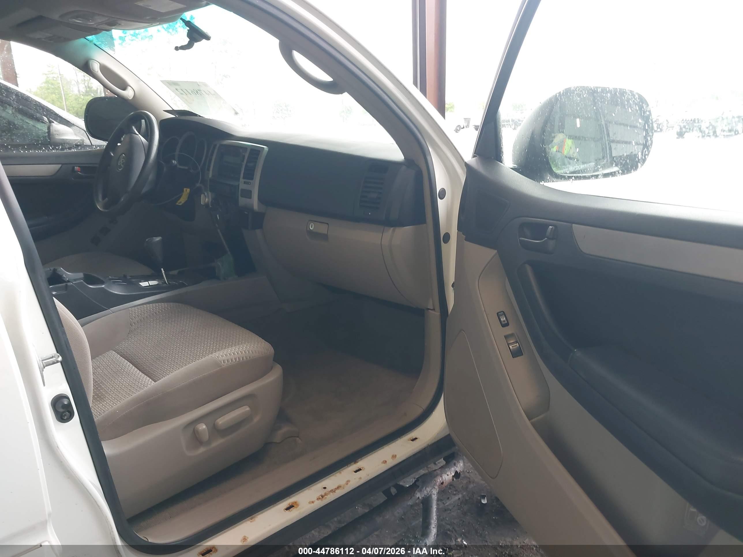 TOYOTA 4RUNNER image 5