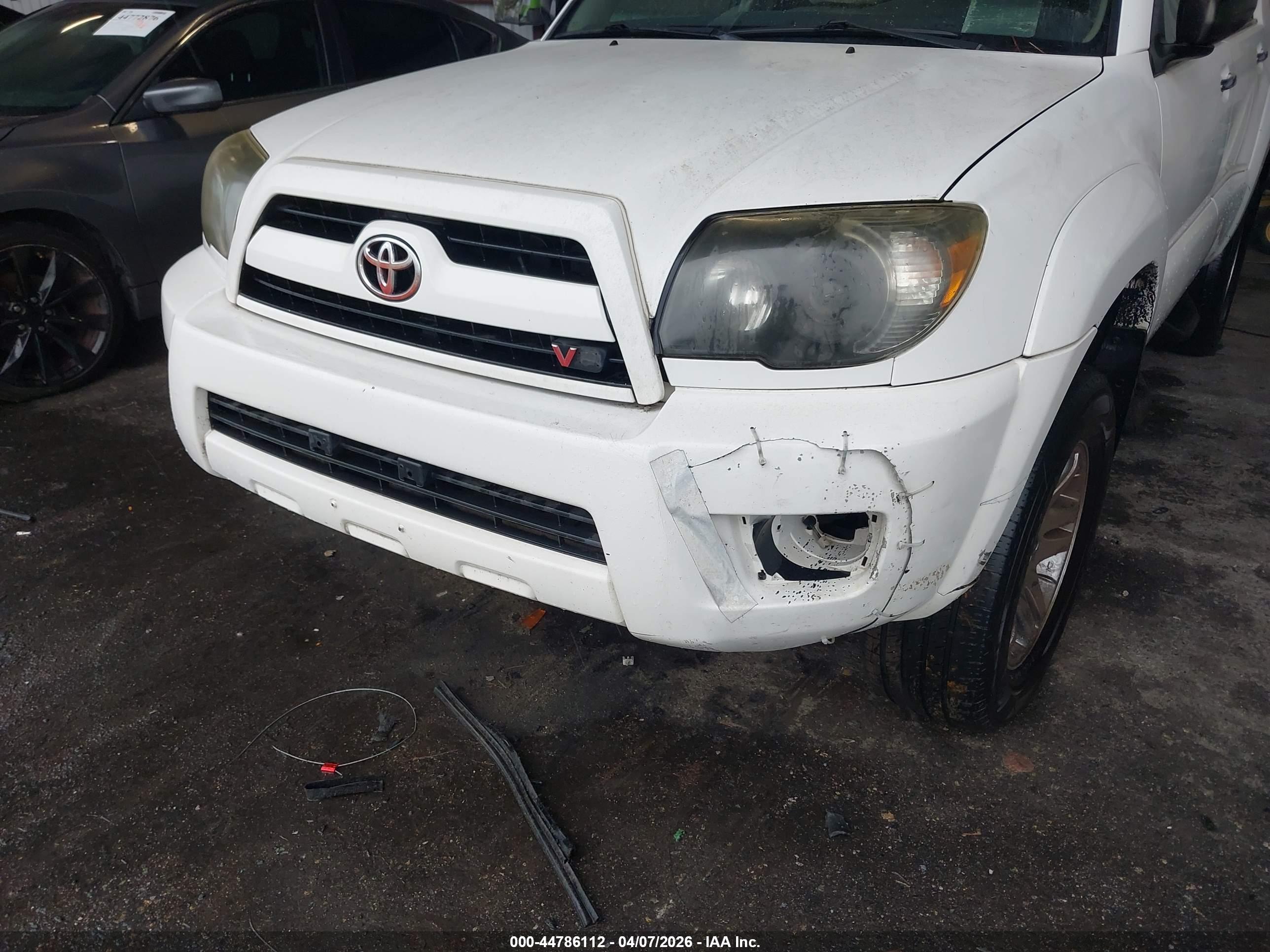 TOYOTA 4RUNNER image 6