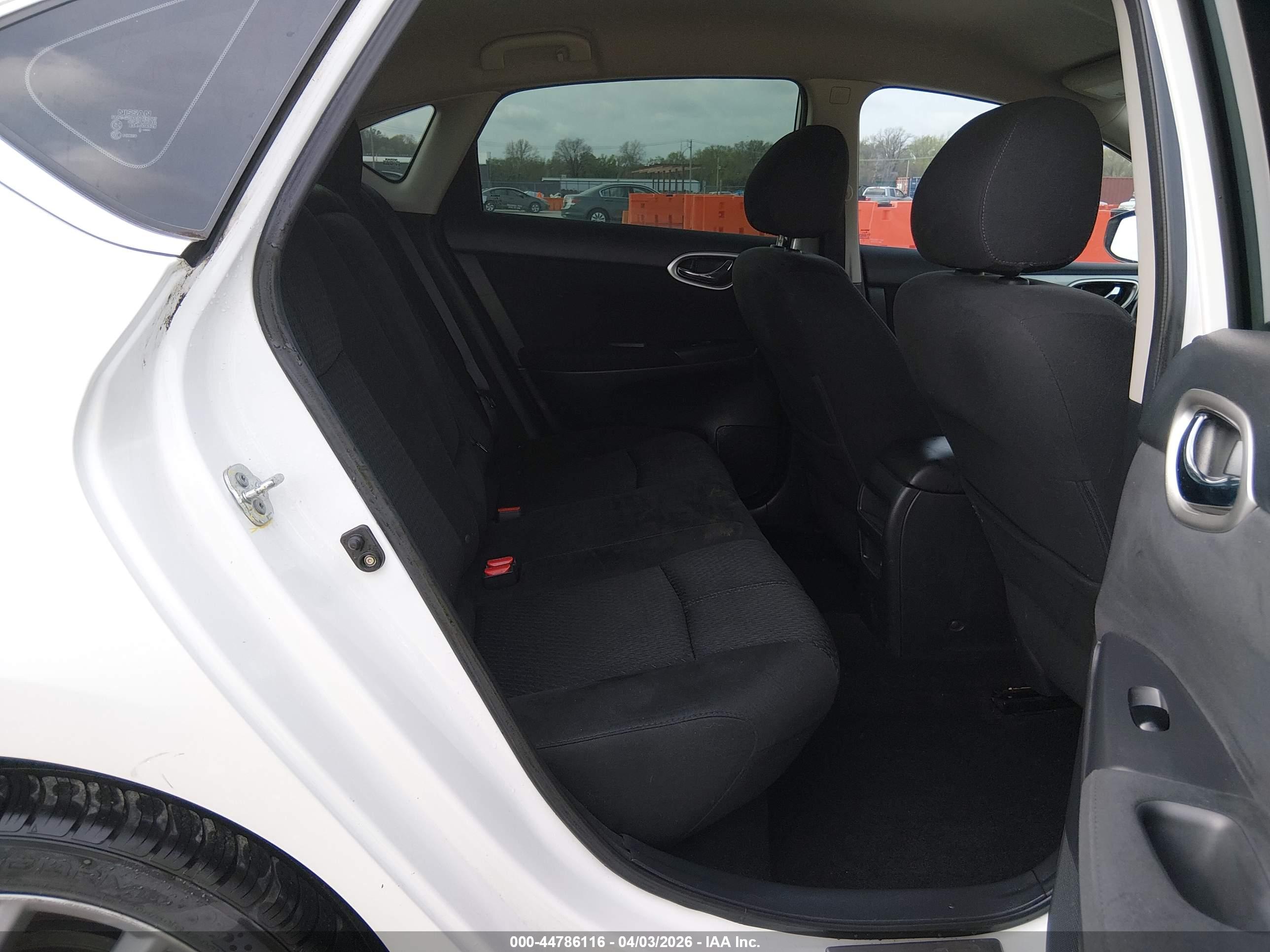 NISSAN SENTRA image 8