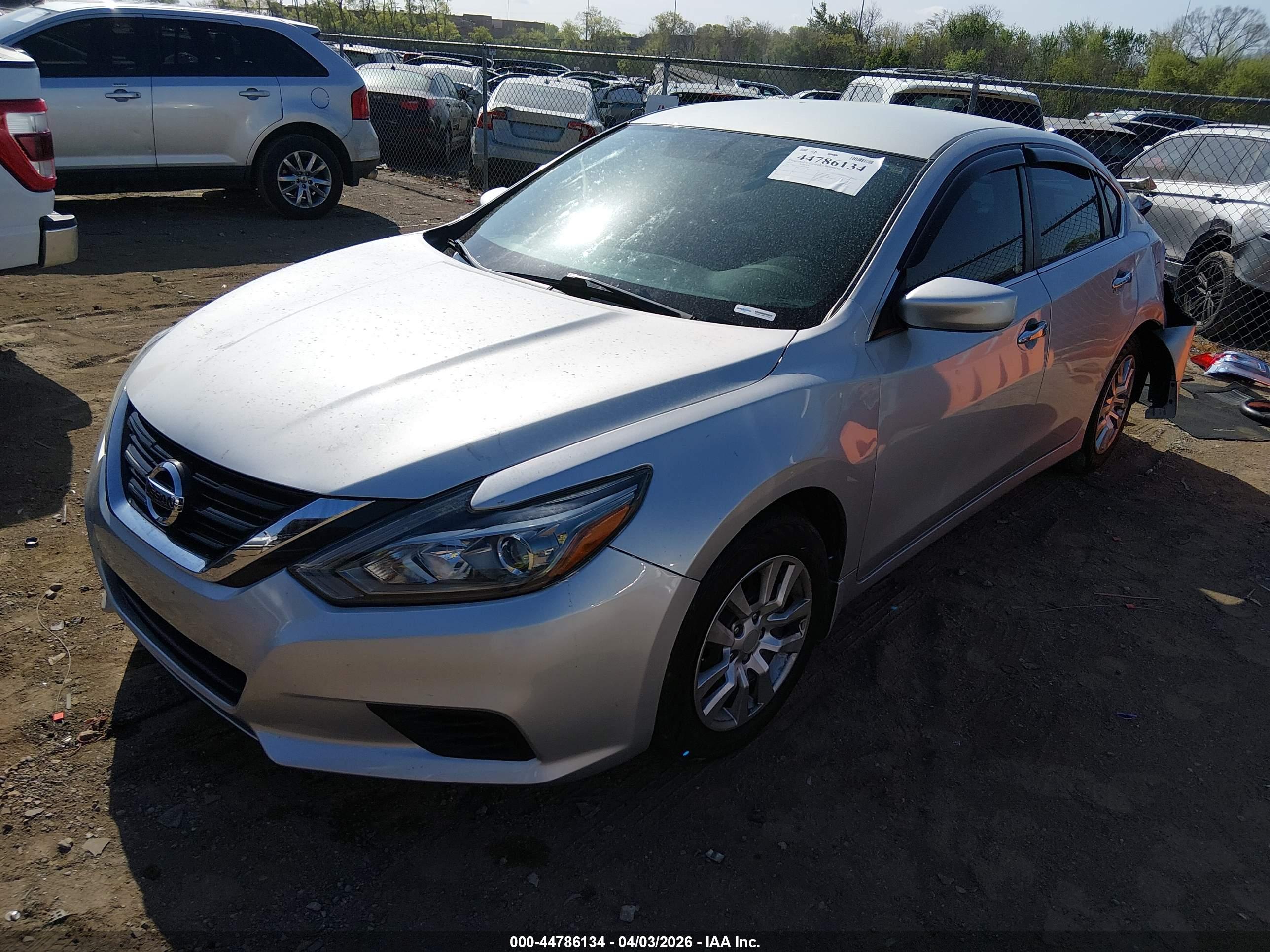 NISSAN ALTIMA image 2