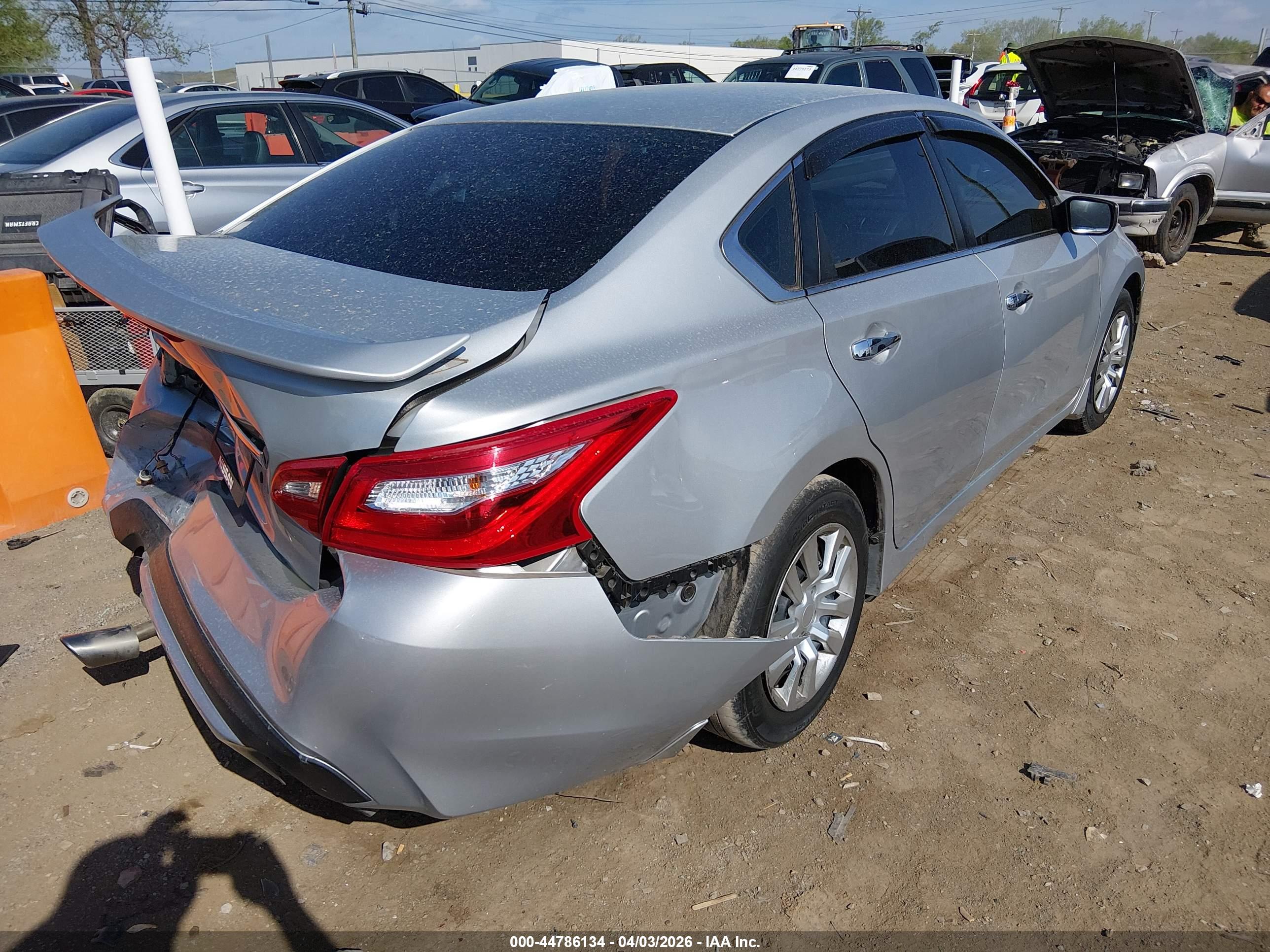 NISSAN ALTIMA image 4