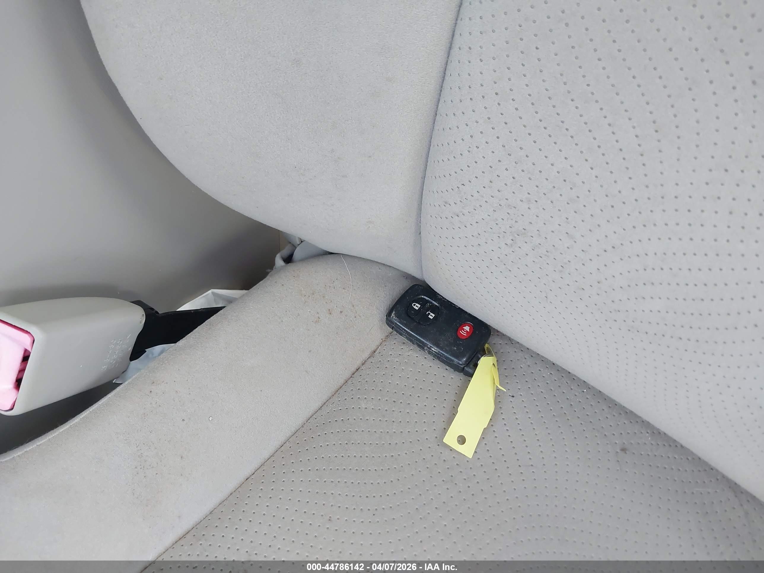 TOYOTA PRIUS image 11