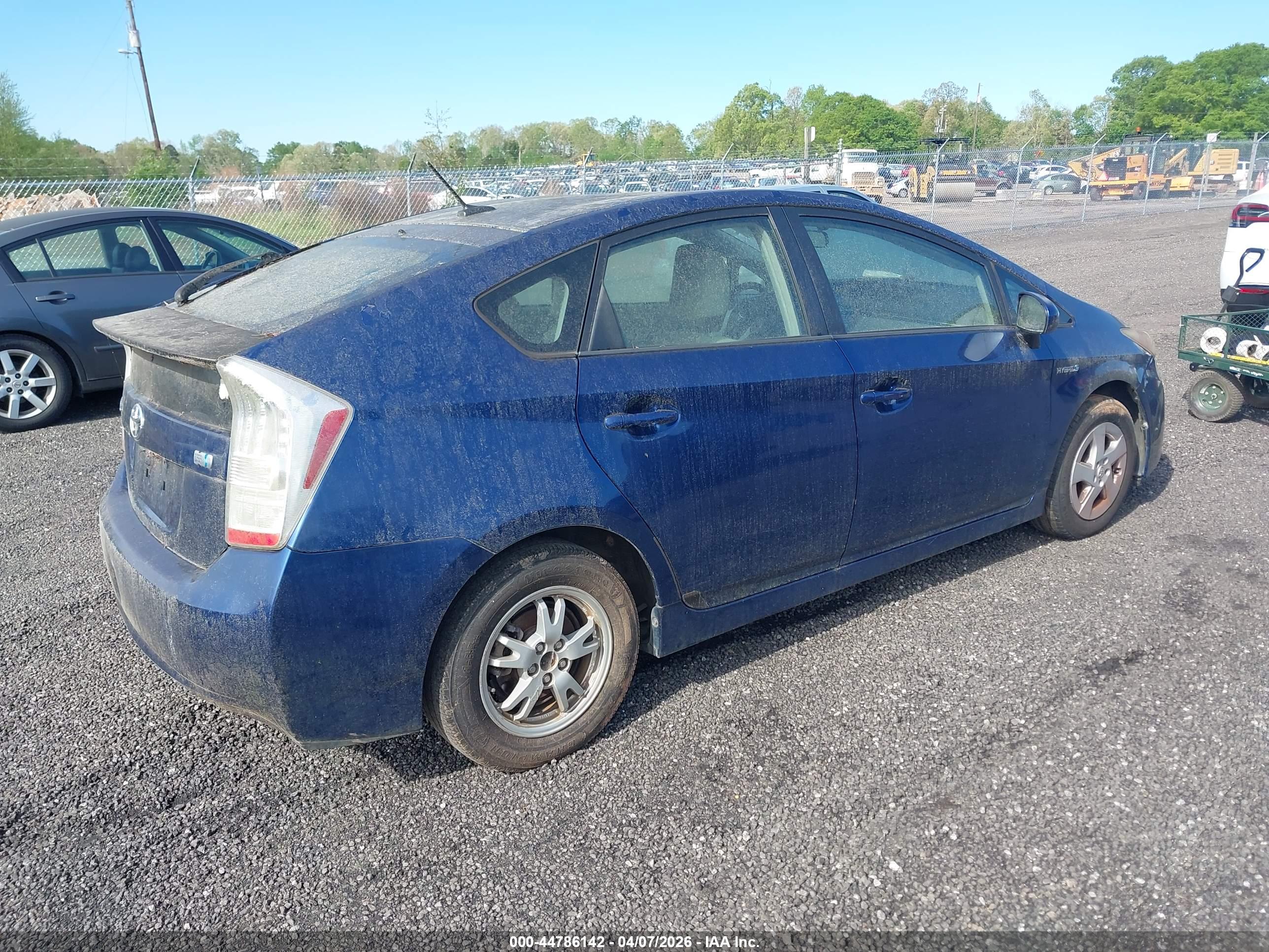 TOYOTA PRIUS image 4