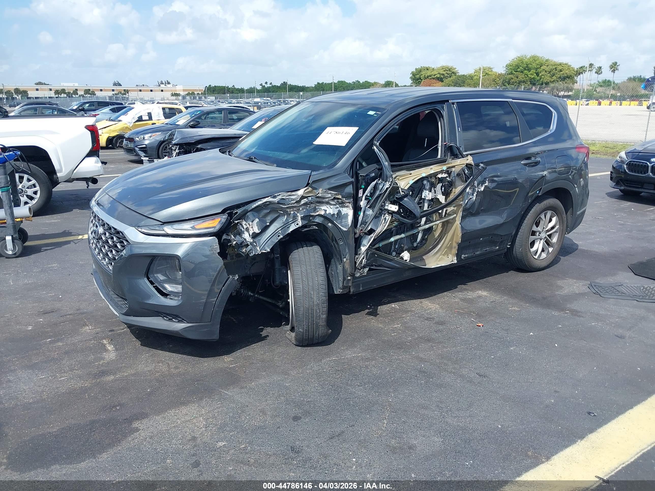 HYUNDAI SANTA image 2