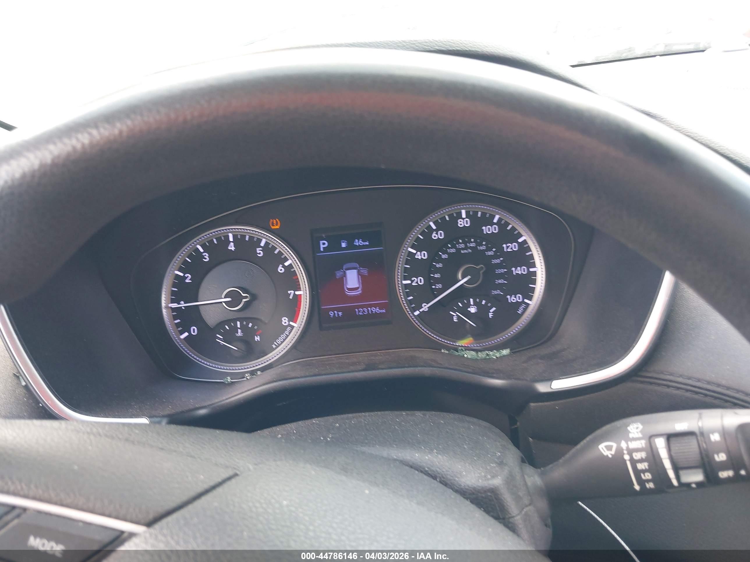 HYUNDAI SANTA image 7
