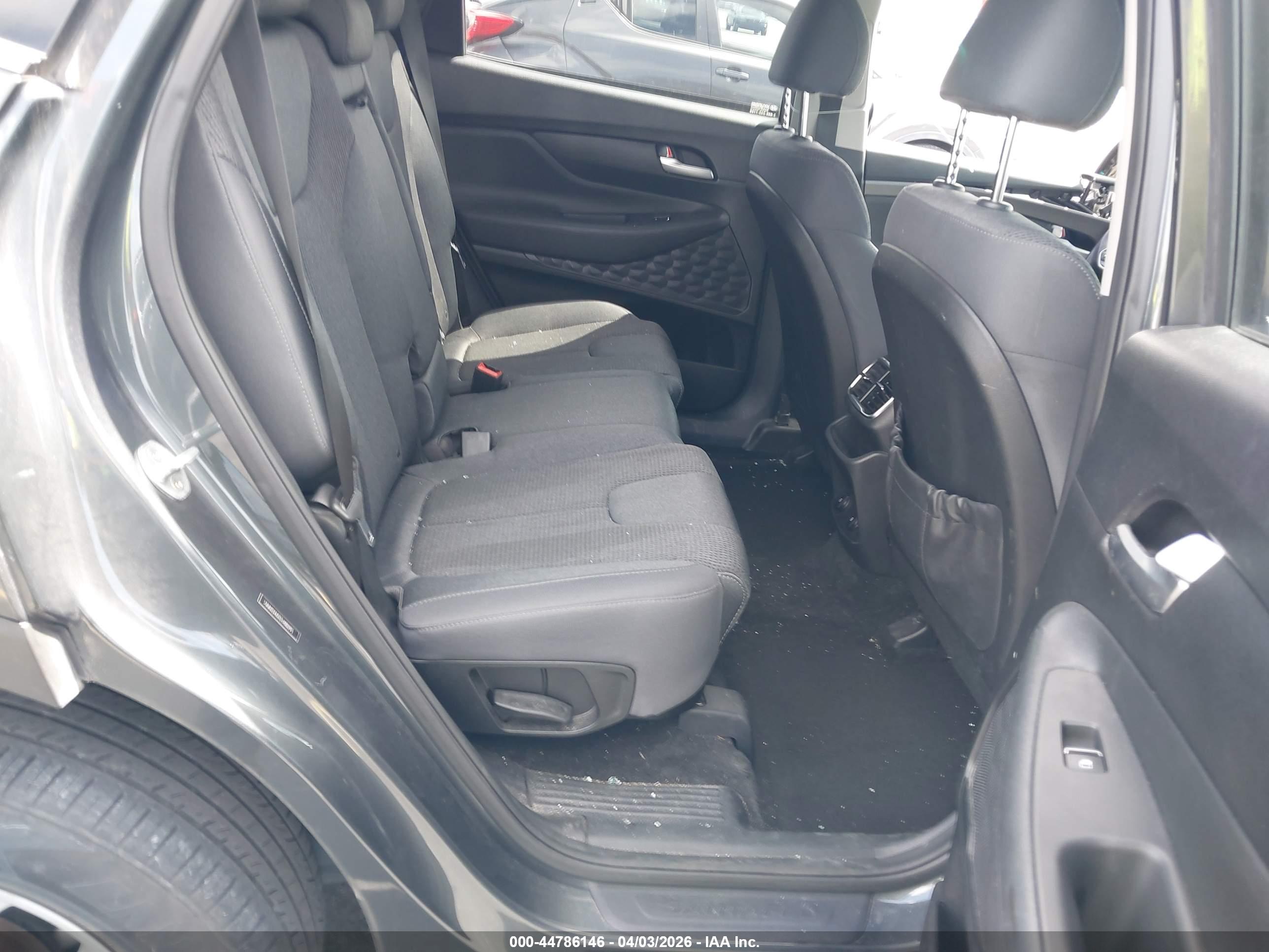 HYUNDAI SANTA image 8