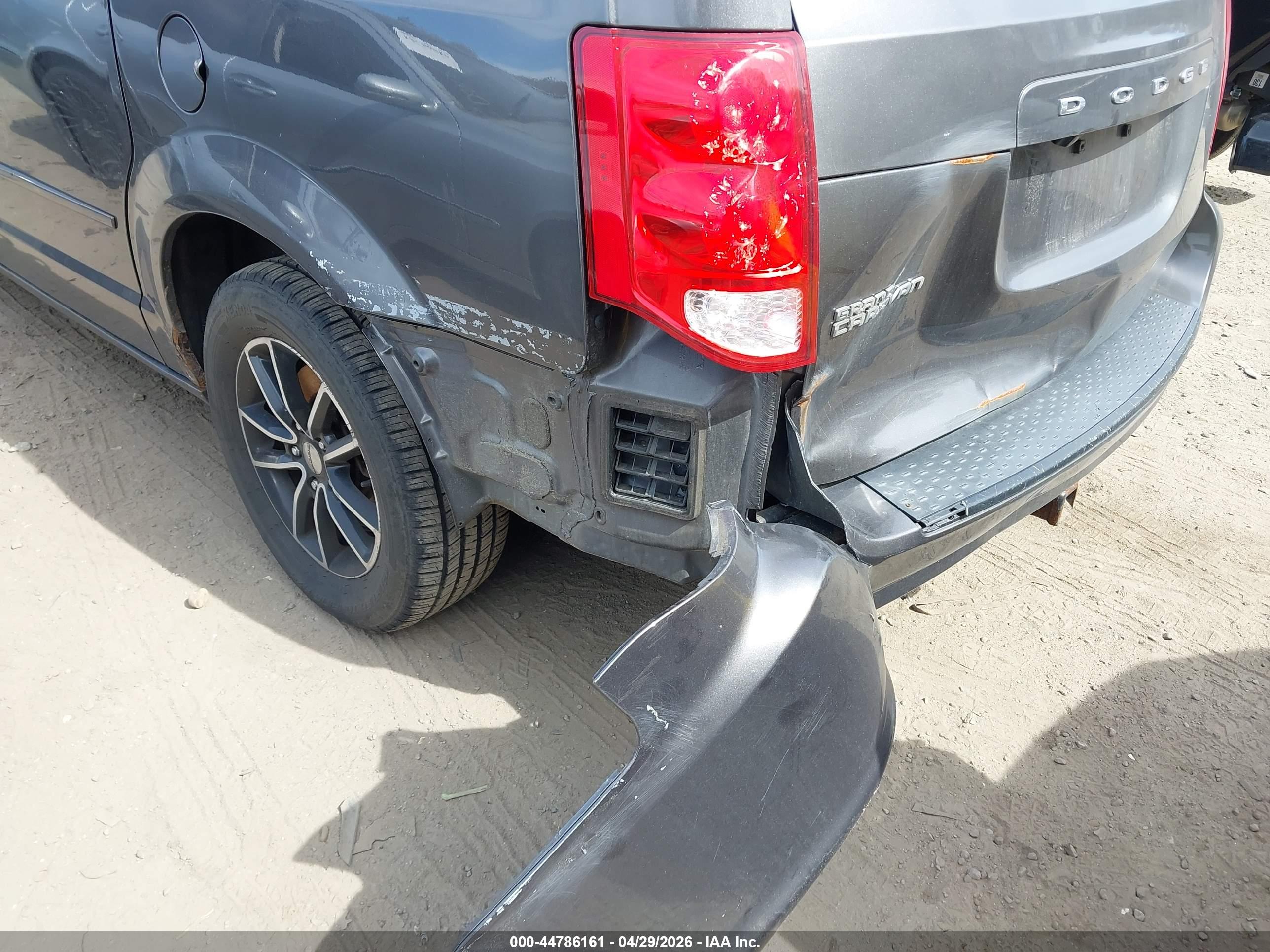 DODGE GRAND image 6