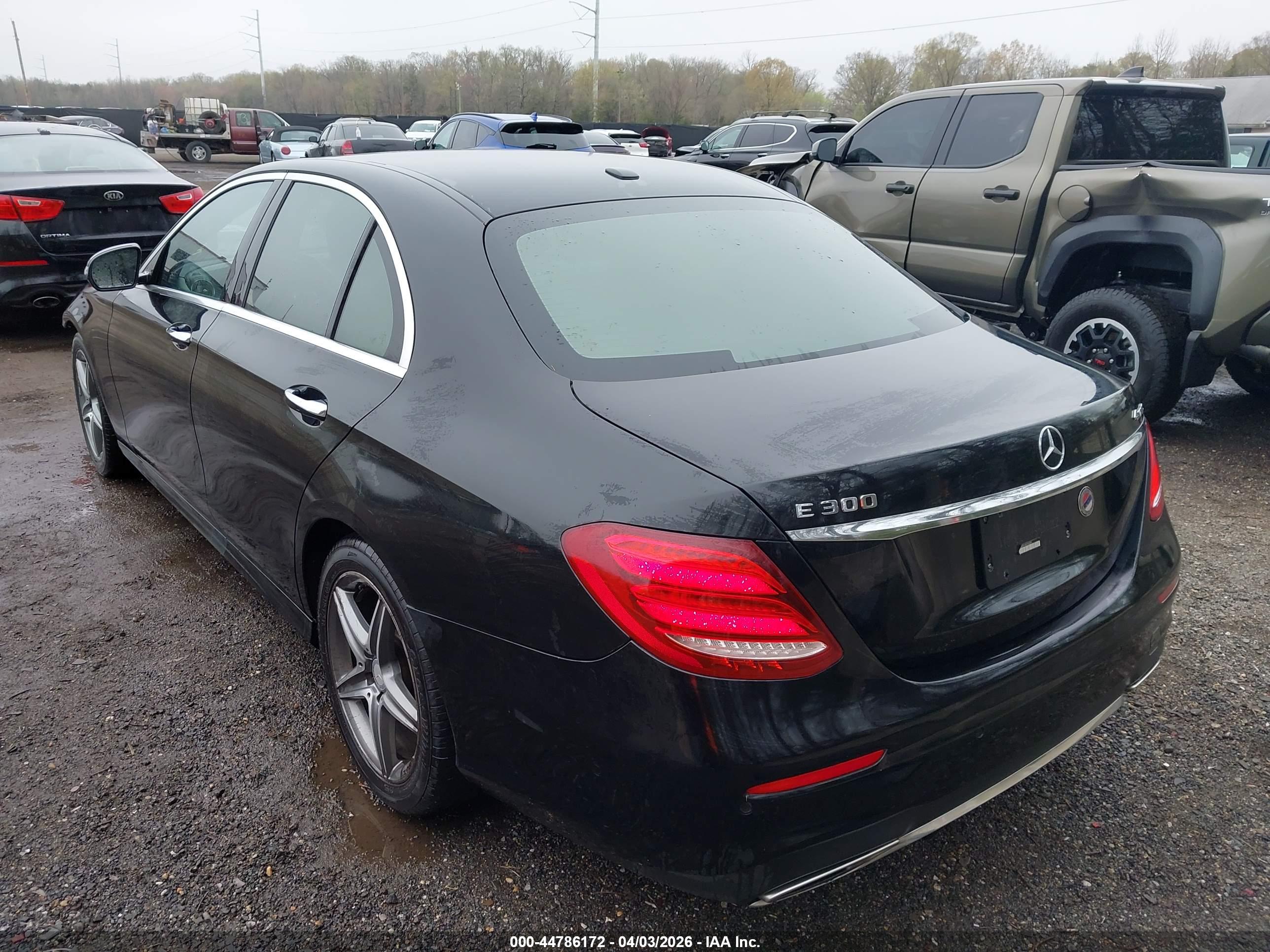 MERCEDES-BENZ E image 3