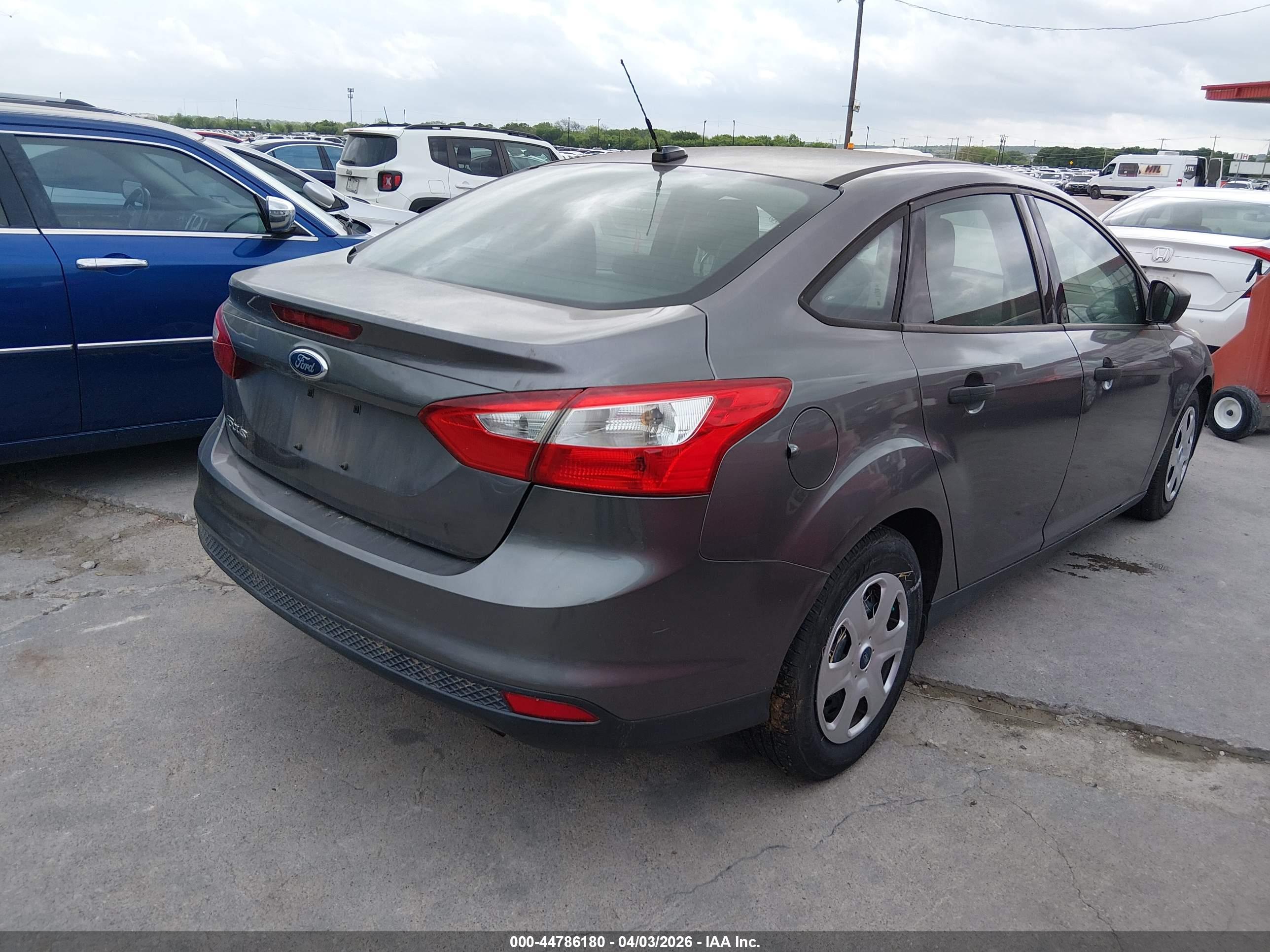 FORD FOCUS image 4