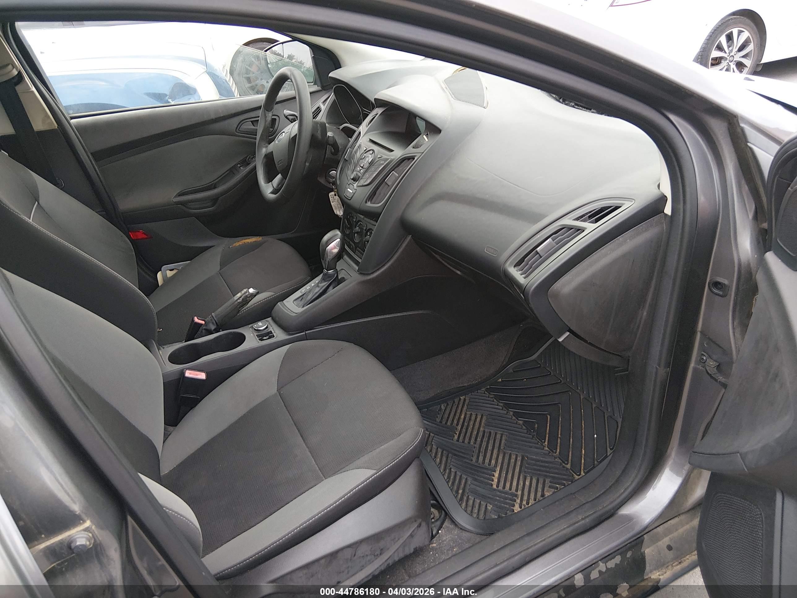 FORD FOCUS image 5