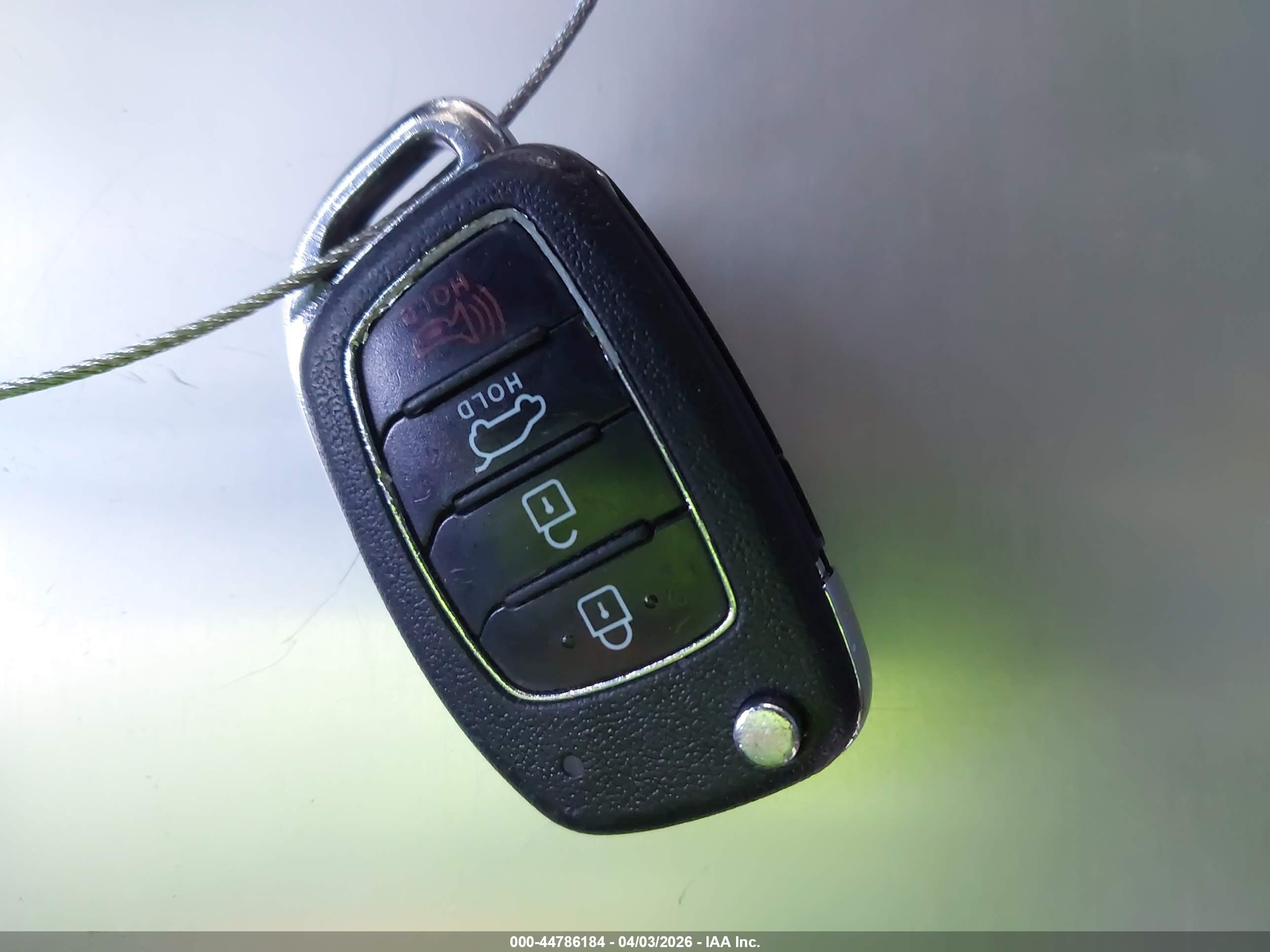 HYUNDAI TUCSON image 11